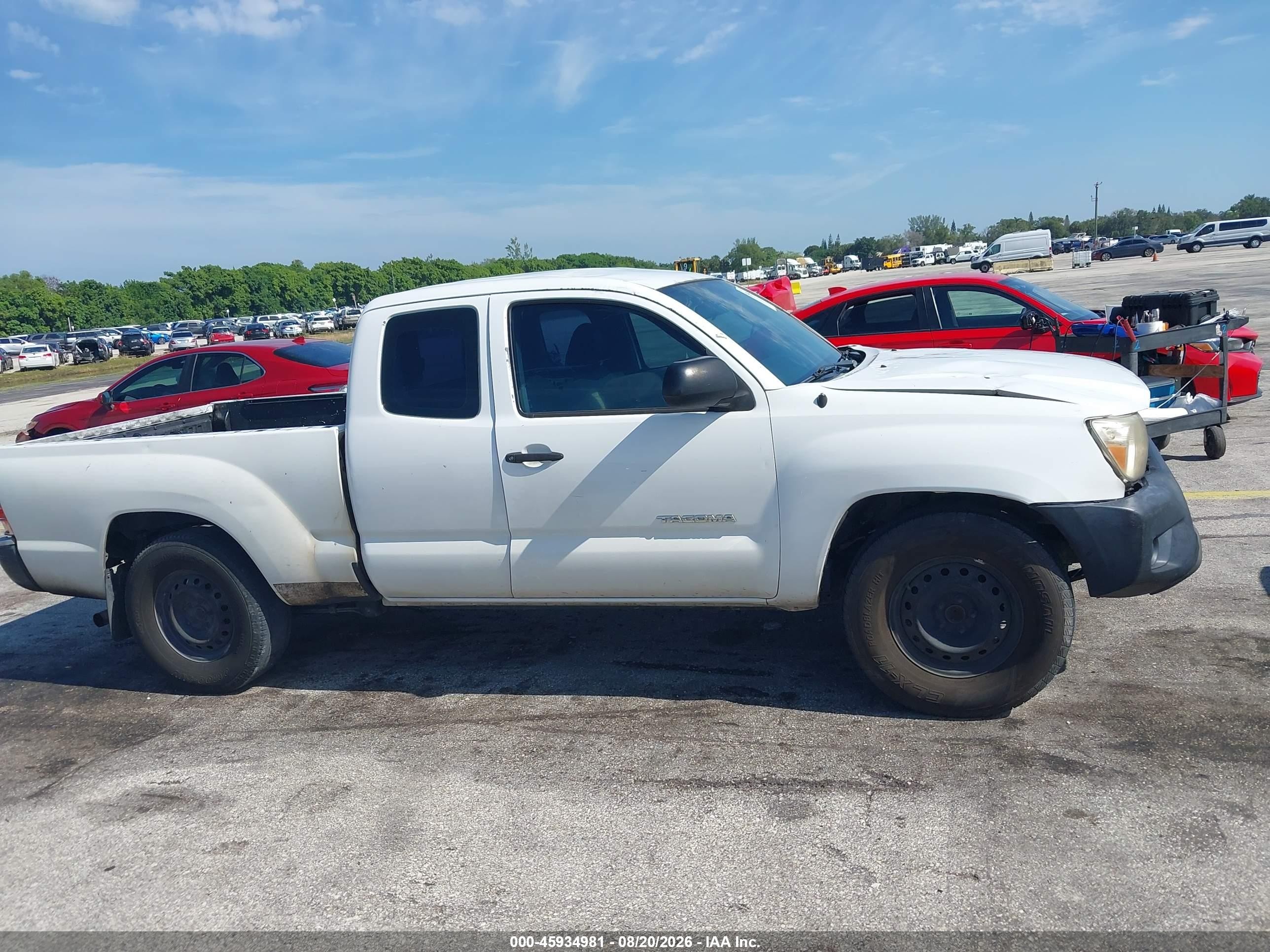 2014 Toyota Tacoma   White vin: 5TFTX4CN9EX039661