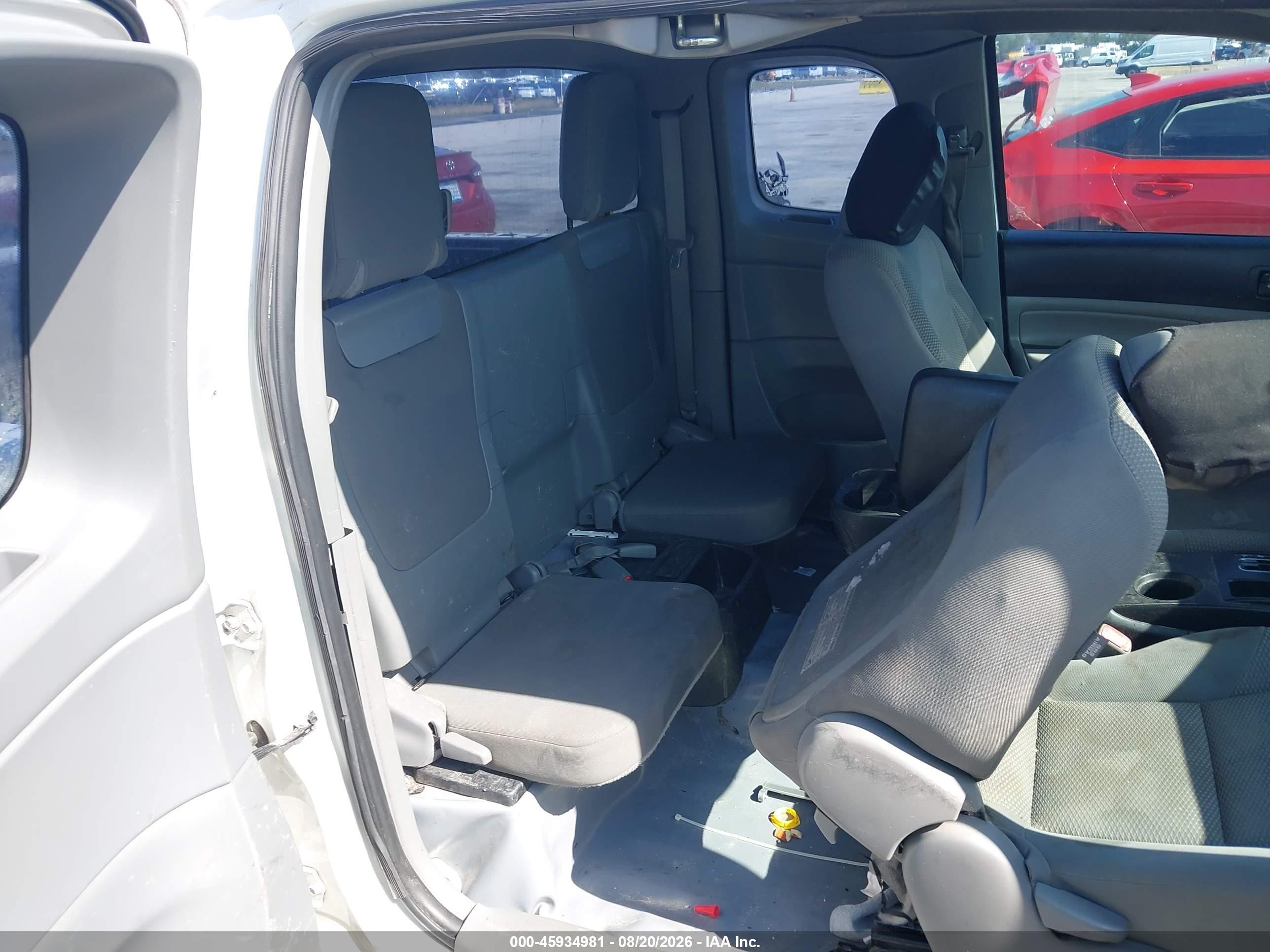 2014 Toyota Tacoma   White vin: 5TFTX4CN9EX039661