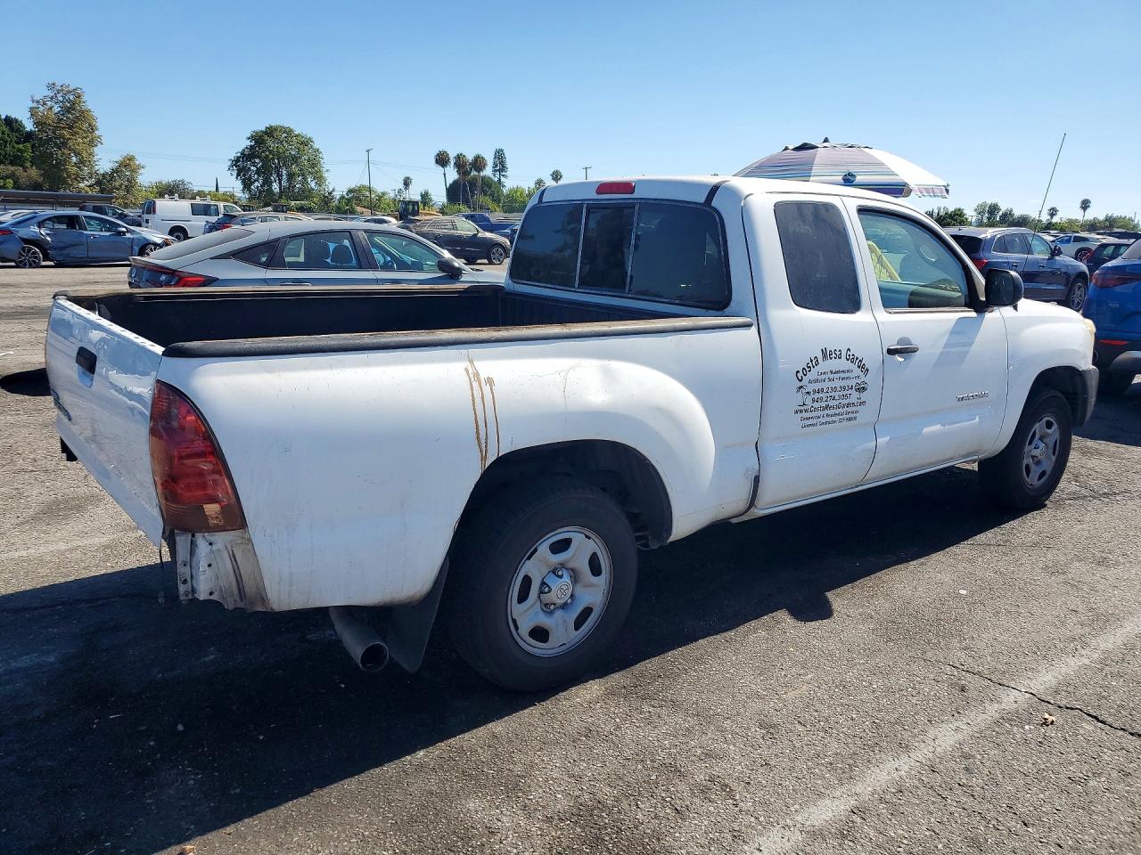2015 Toyota Tacoma Base White vin: 5TFTX4CN9FX049964