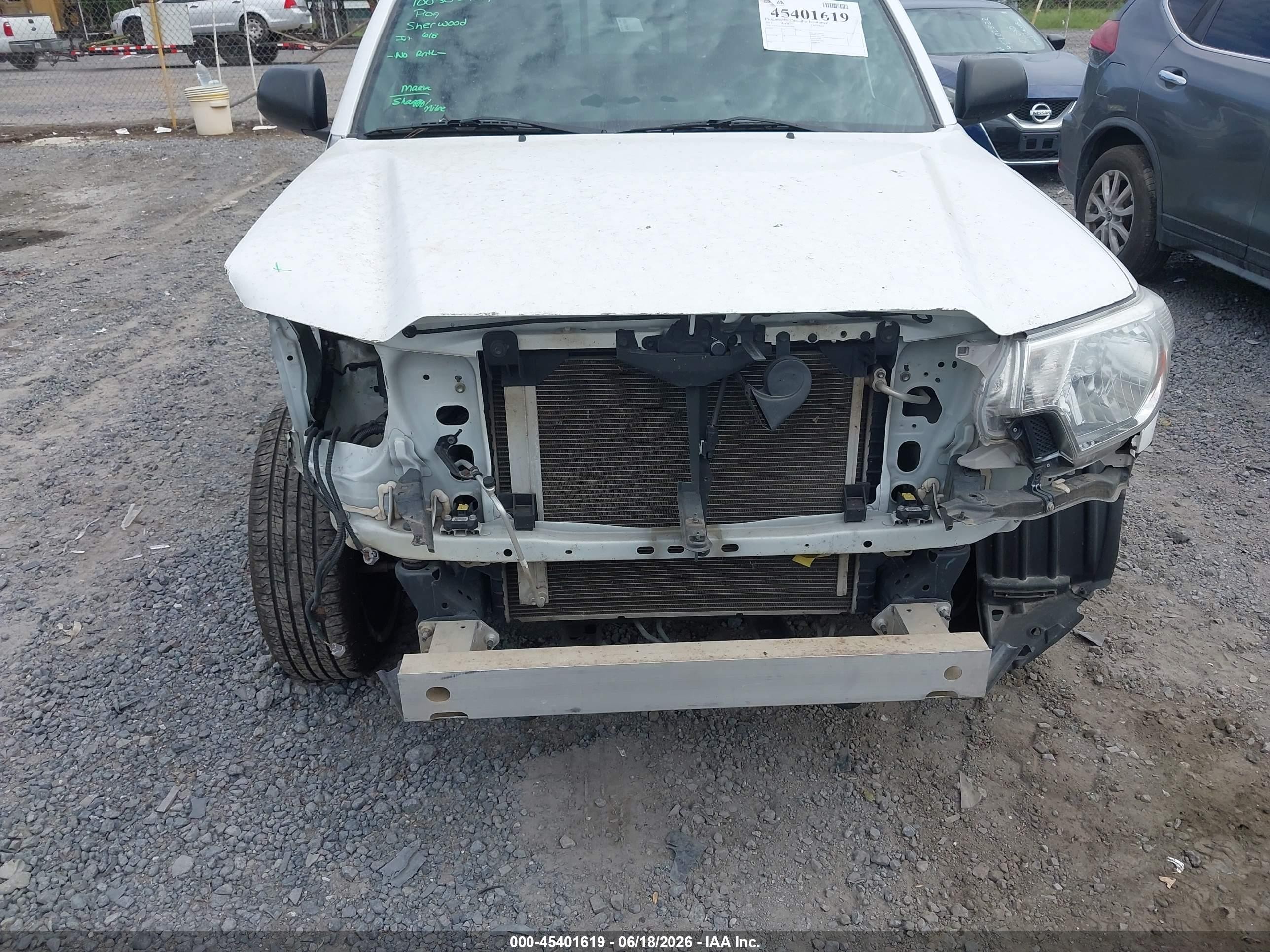 2013 Toyota Tacoma   White vin: 5TFTX4CNXDX024665