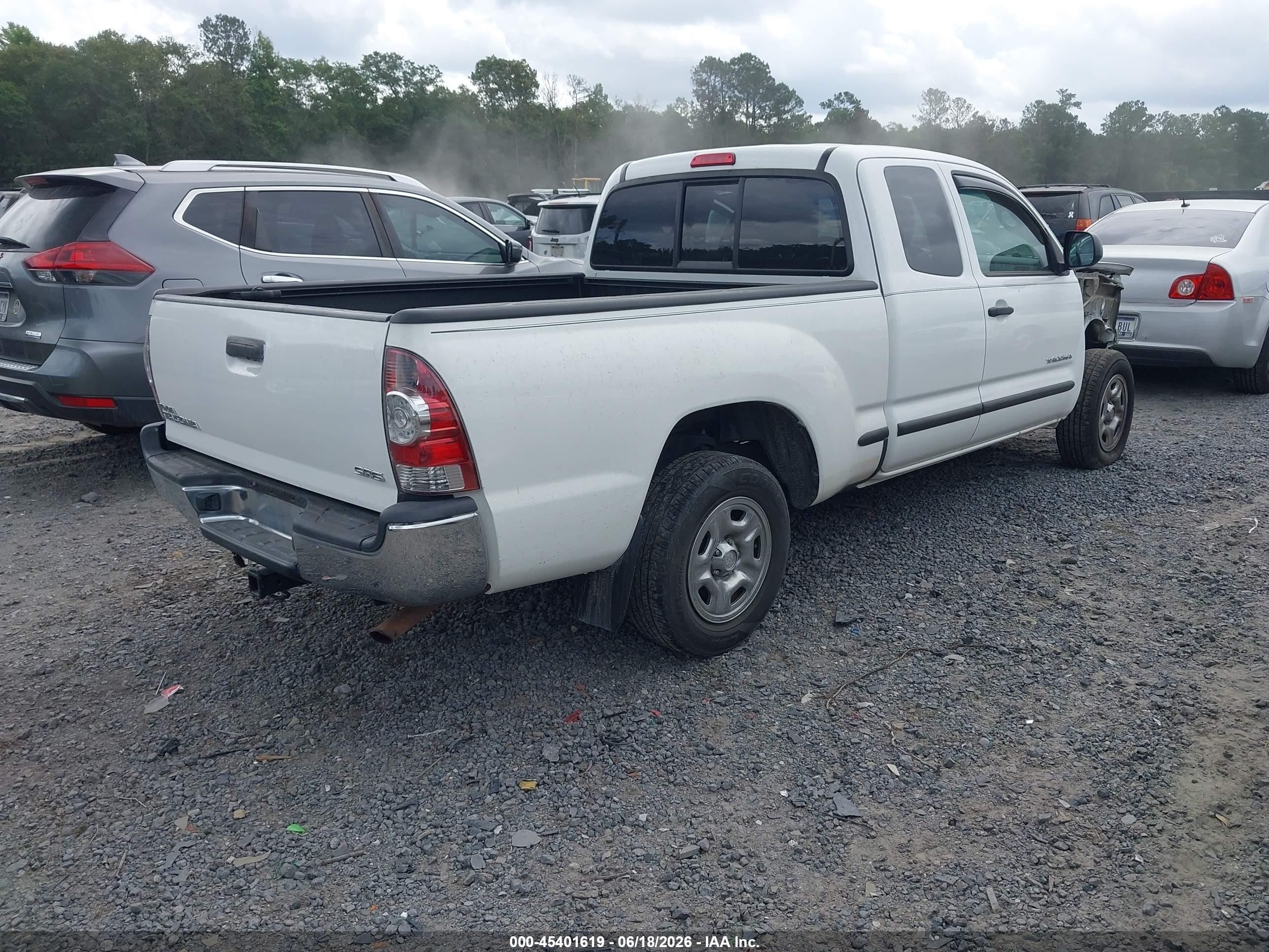 2013 Toyota Tacoma   White vin: 5TFTX4CNXDX024665