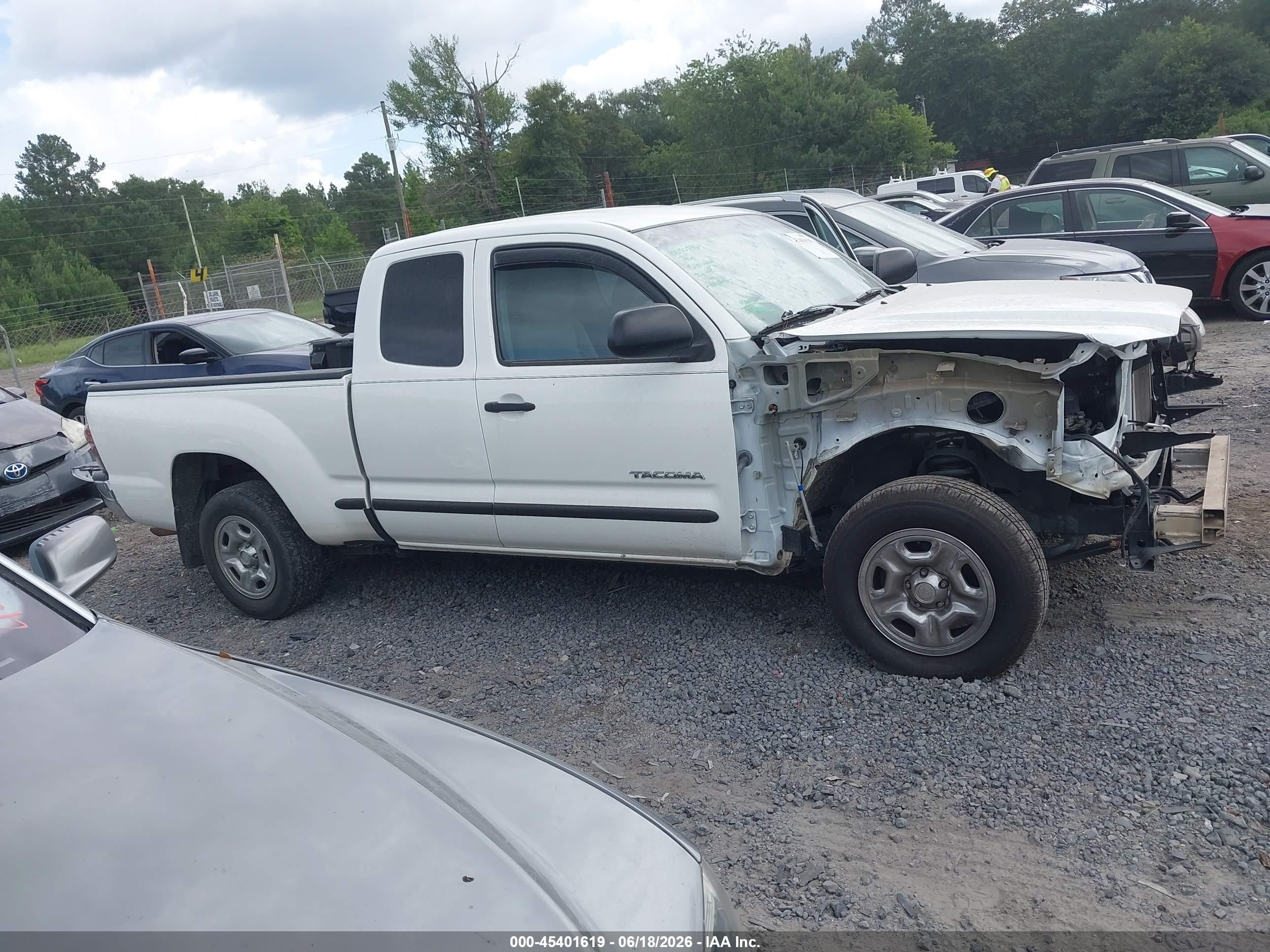 2013 Toyota Tacoma   White vin: 5TFTX4CNXDX024665