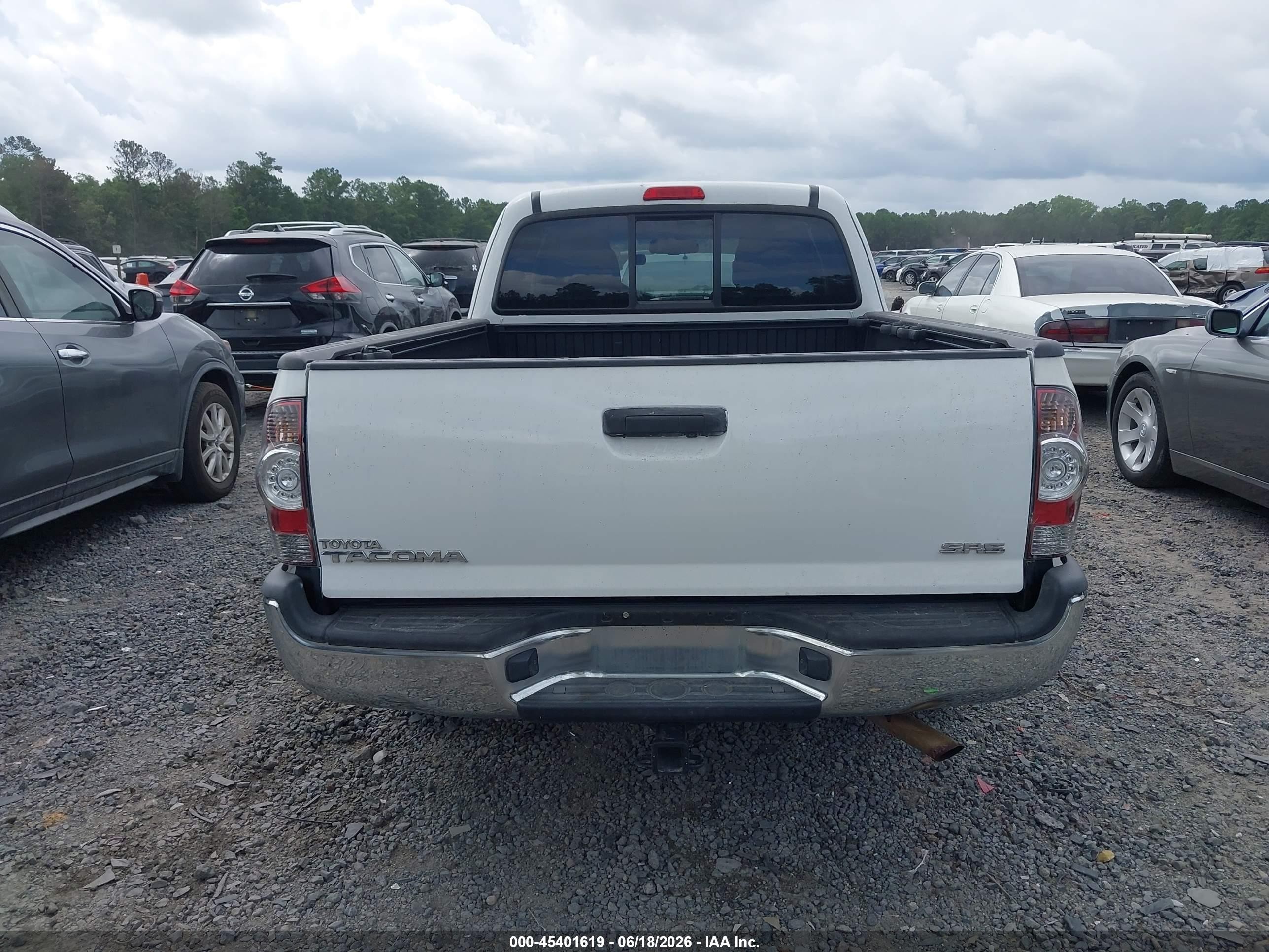 2013 Toyota Tacoma   White vin: 5TFTX4CNXDX024665