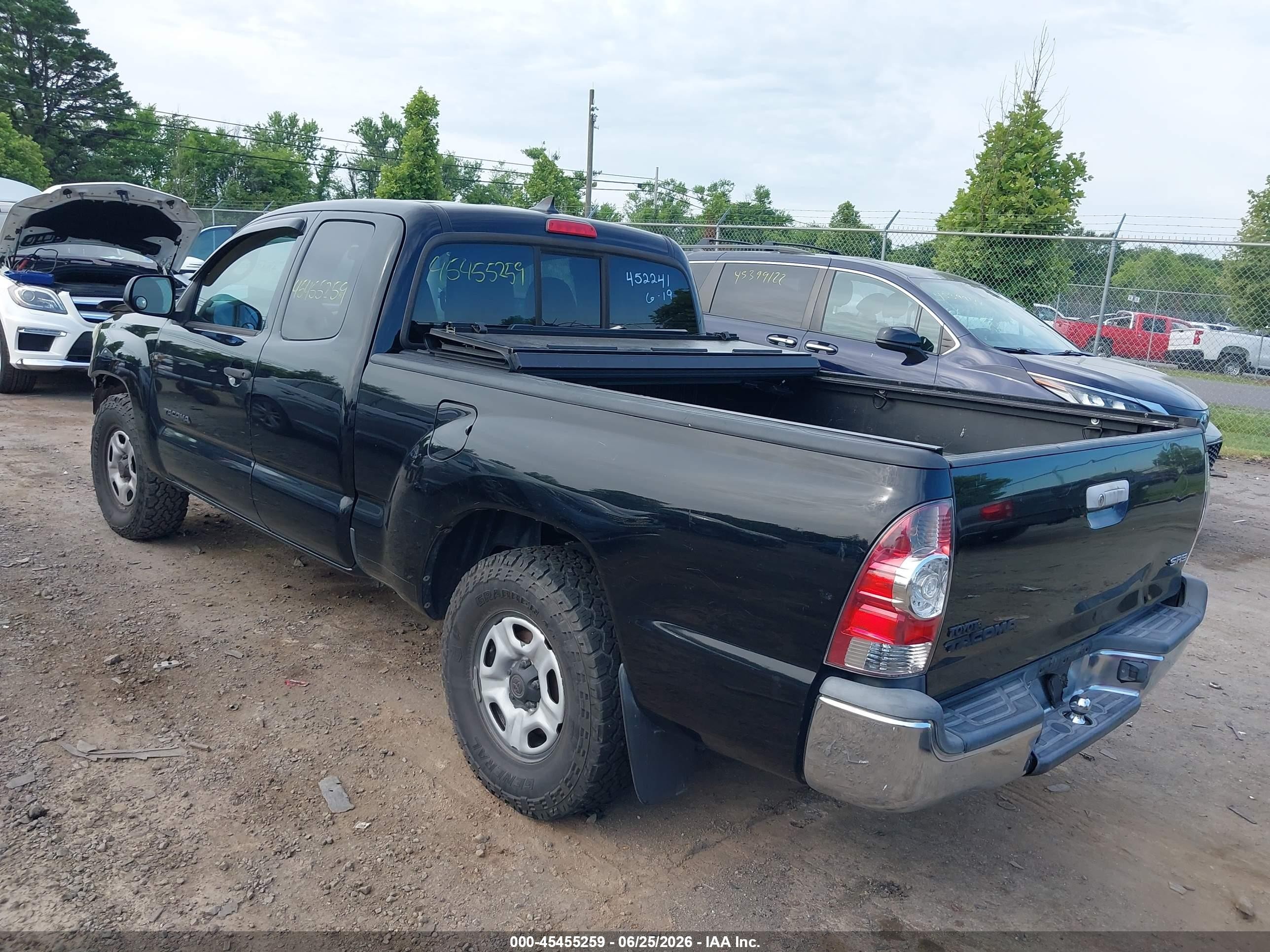 2014 Toyota Tacoma   Black vin: 5TFTX4CNXEX039670