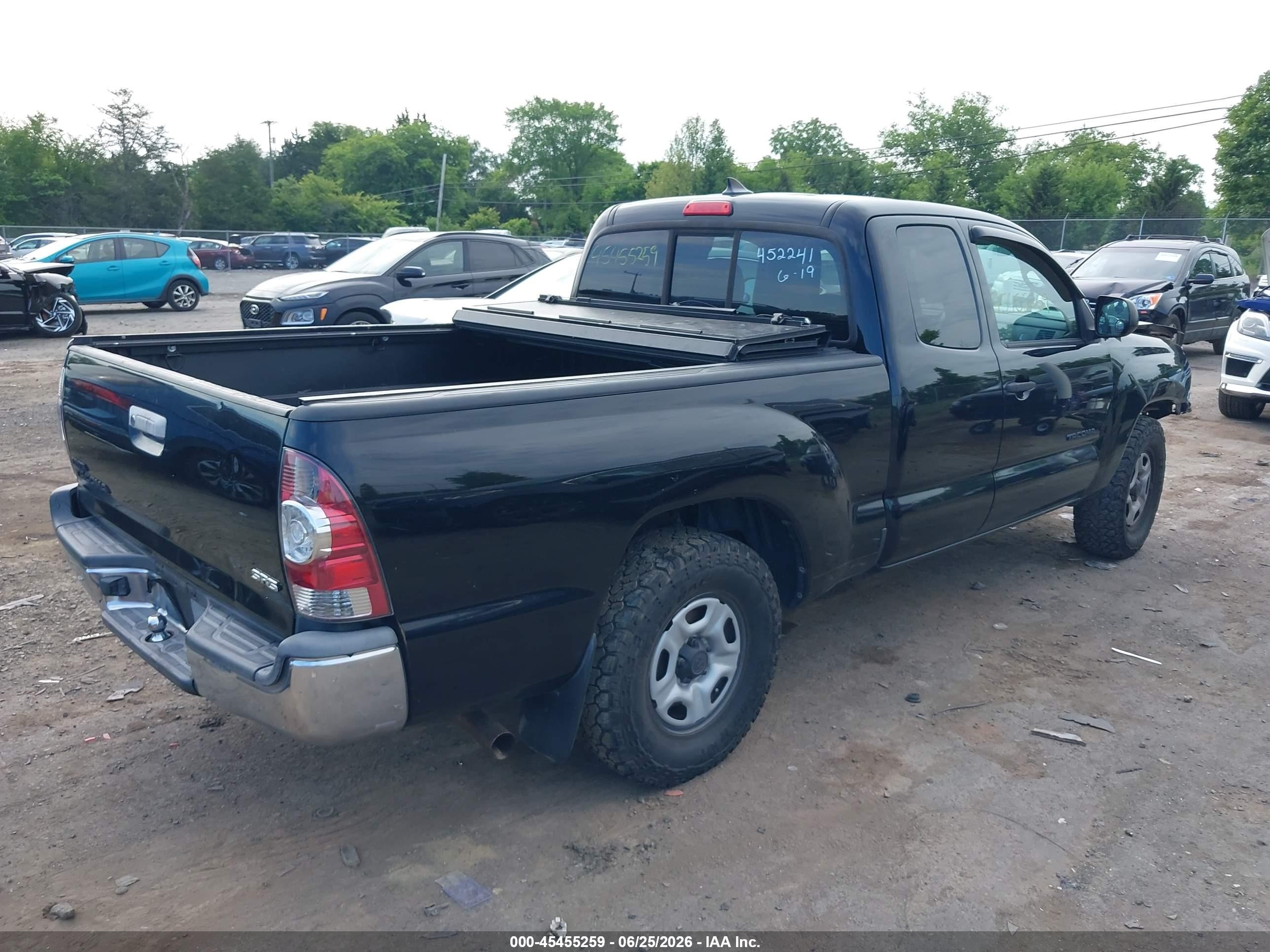 2014 Toyota Tacoma   Black vin: 5TFTX4CNXEX039670