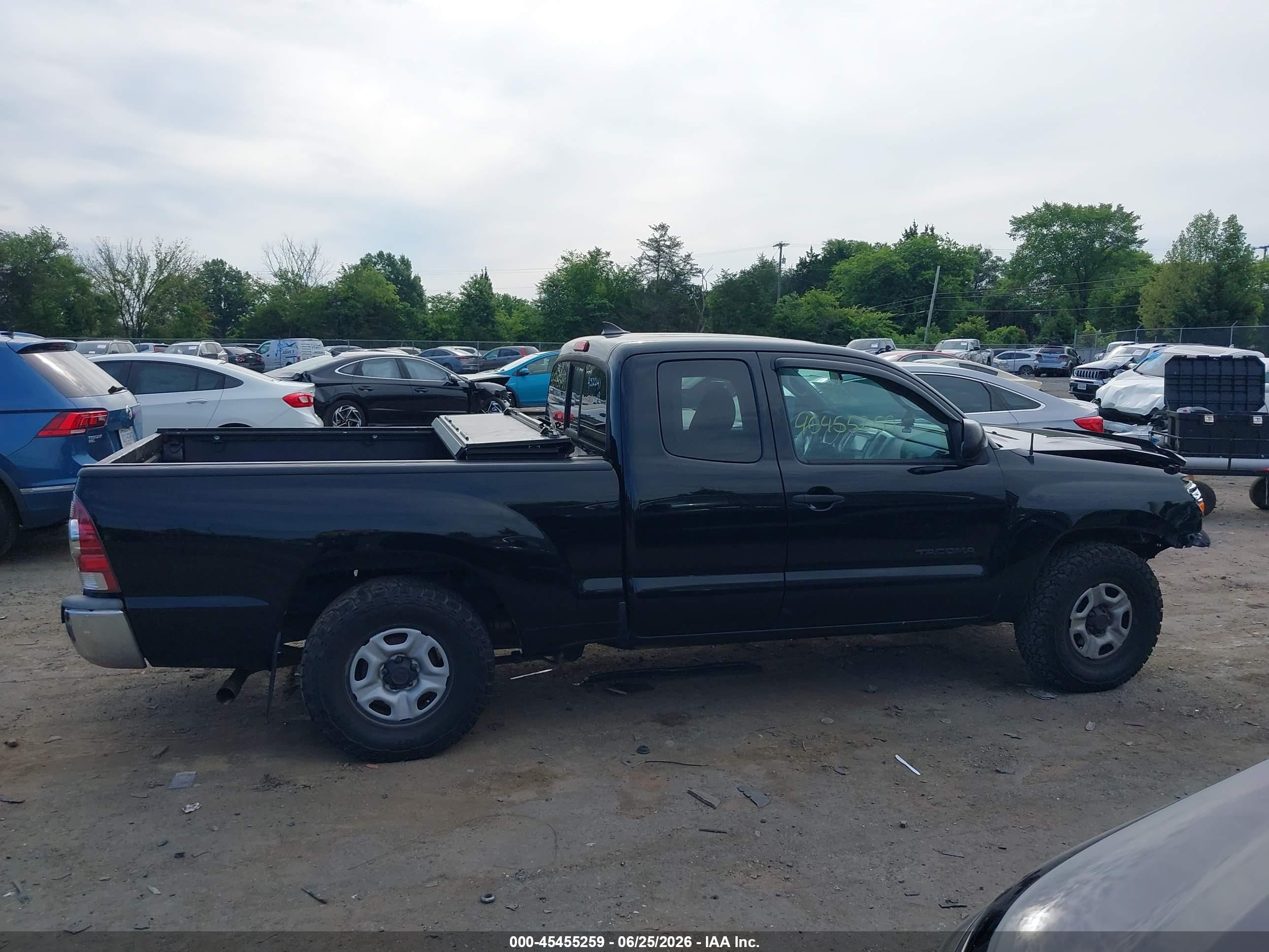 2014 Toyota Tacoma   Black vin: 5TFTX4CNXEX039670