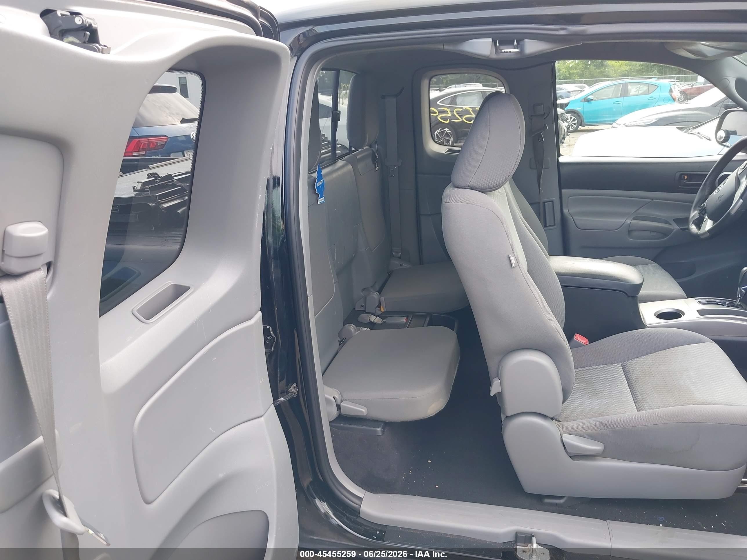 2014 Toyota Tacoma   Black vin: 5TFTX4CNXEX039670