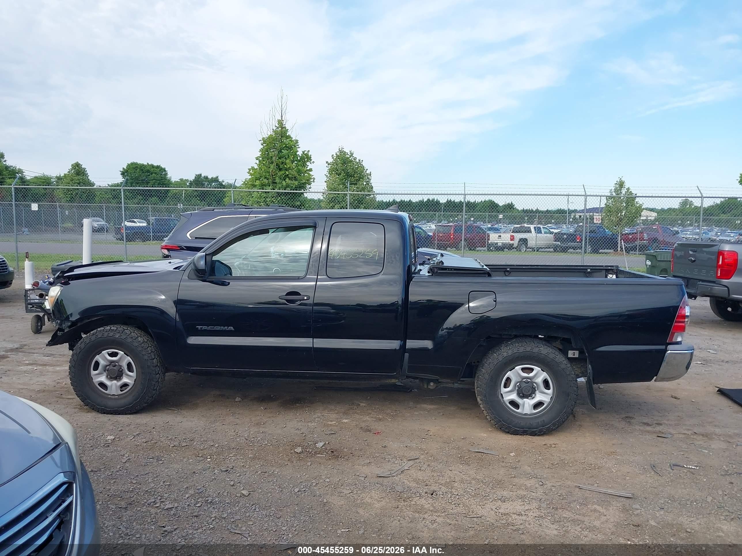2014 Toyota Tacoma   Black vin: 5TFTX4CNXEX039670