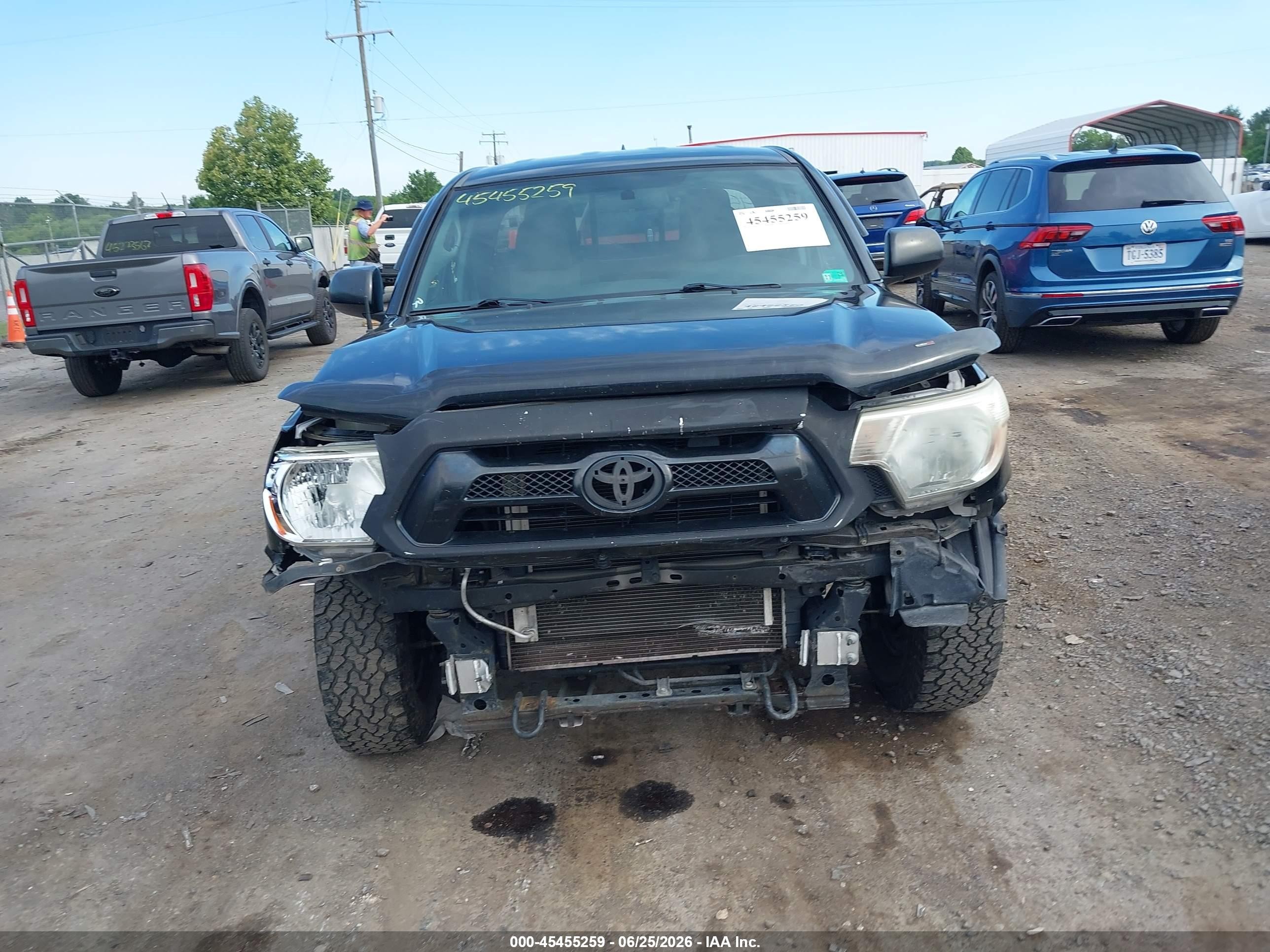 2014 Toyota Tacoma   Black vin: 5TFTX4CNXEX039670