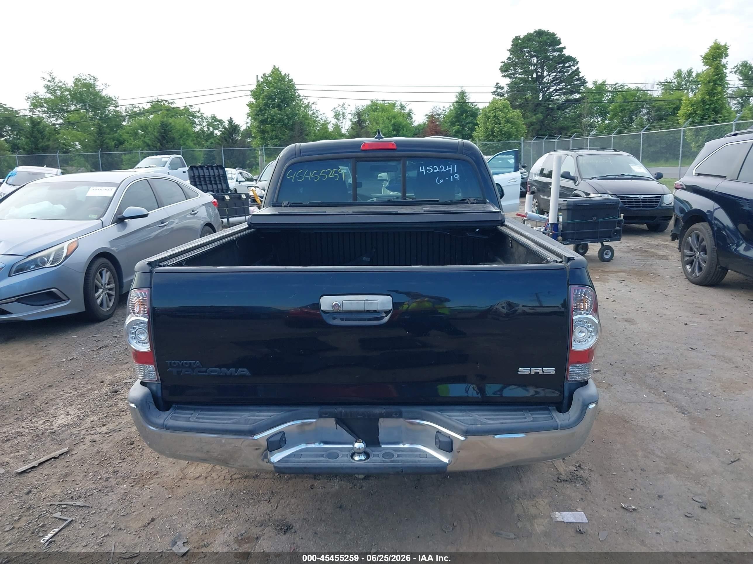 2014 Toyota Tacoma   Black vin: 5TFTX4CNXEX039670