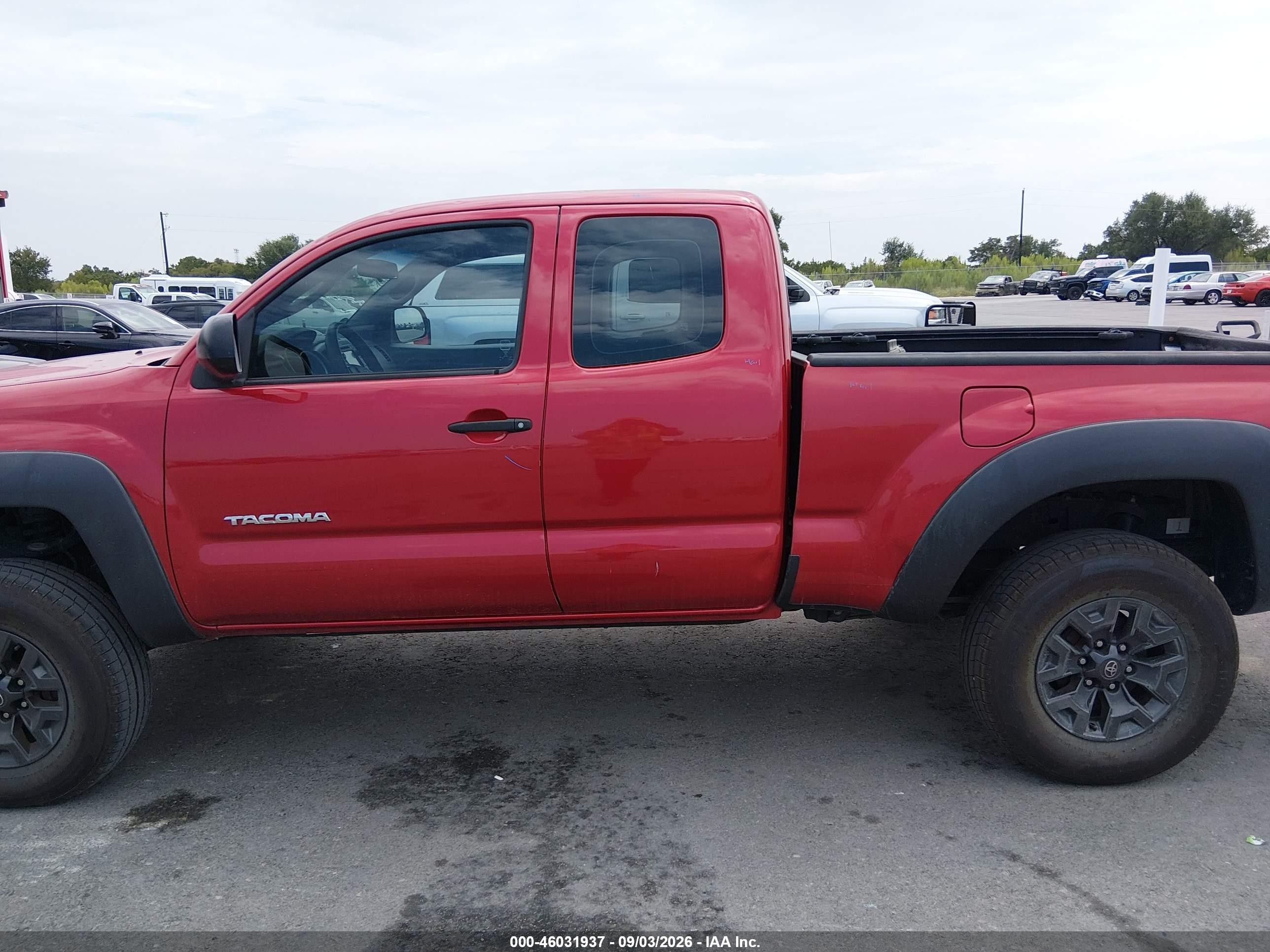 2013 Toyota Tacoma Prerunner Red vin: 5TFTX4GN0DX023549
