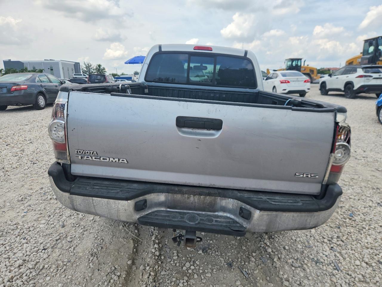 2012 Toyota Tacoma Prerunner Access Cab Silver vin: 5TFTX4GN2CX006413