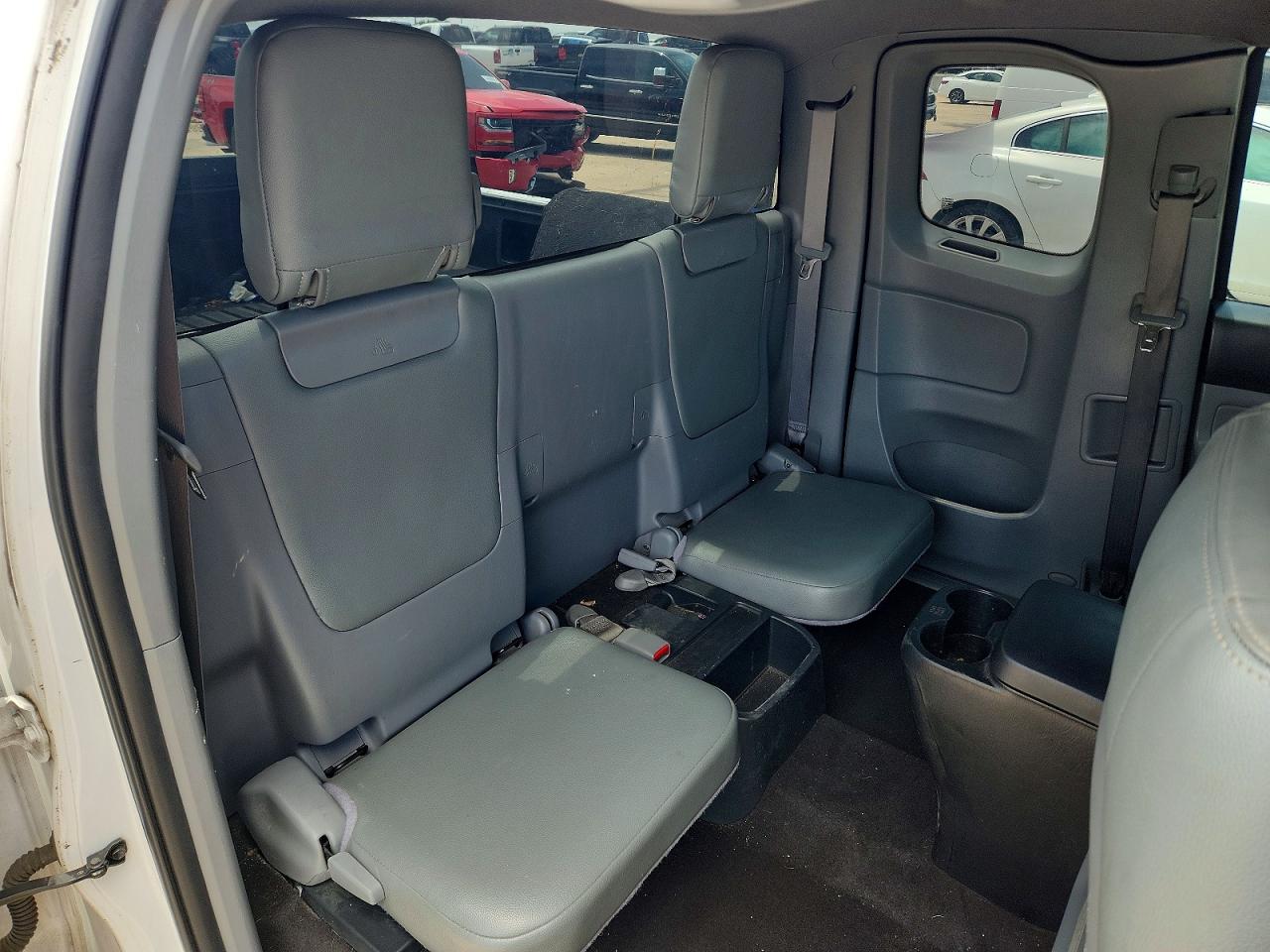 2012 Toyota Tacoma Prerunner Access Cab White vin: 5TFTX4GN2CX007772