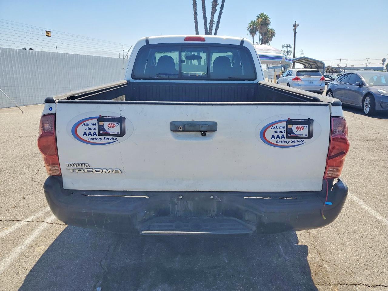 2014 Toyota Tacoma Prerunner Access Cab White vin: 5TFTX4GN3EX033364