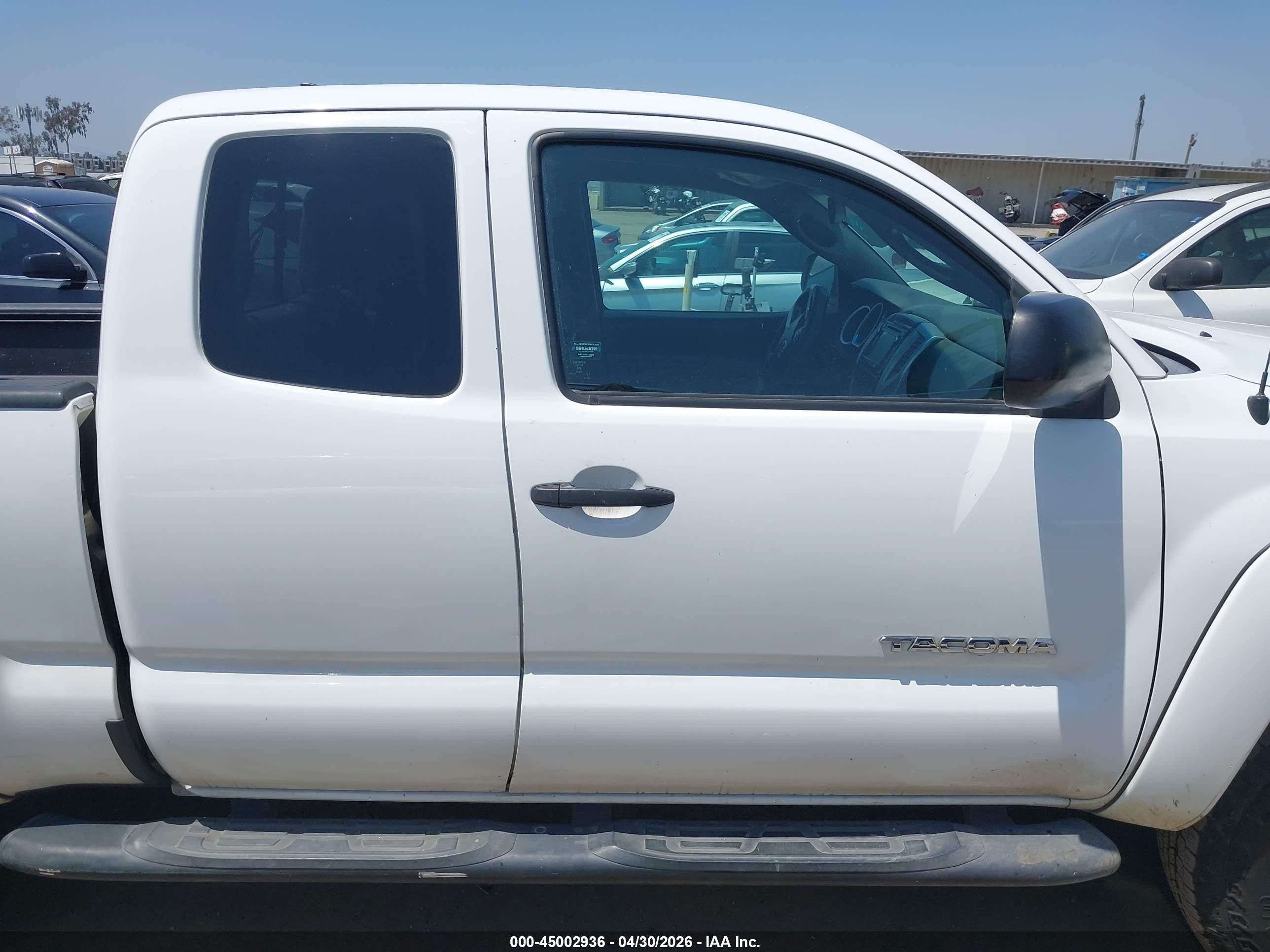 2015 Toyota Tacoma Prerunner White vin: 5TFTX4GN3FX050652