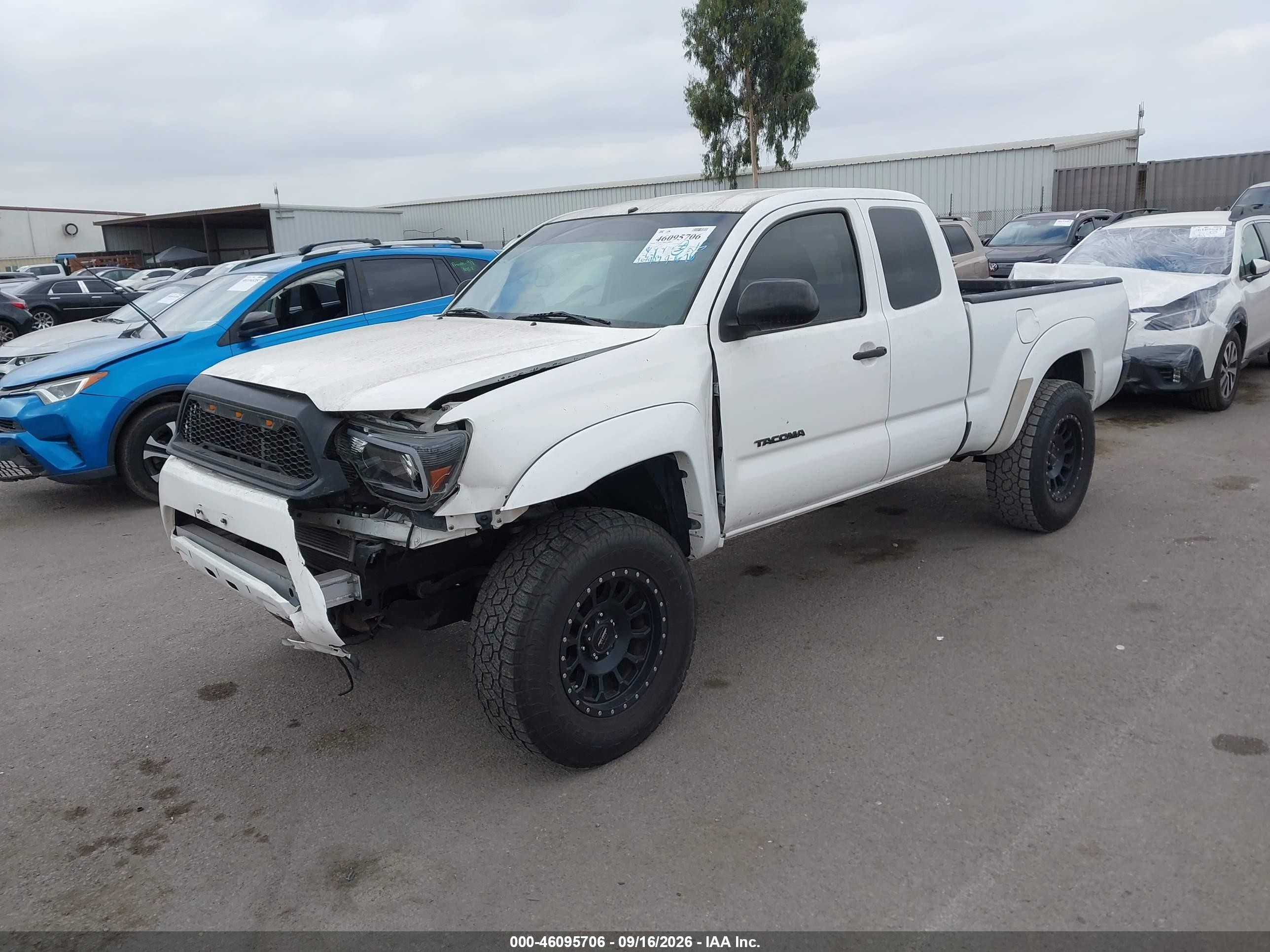 2012 Toyota Tacoma Prerunner White vin: 5TFTX4GN5CX012755