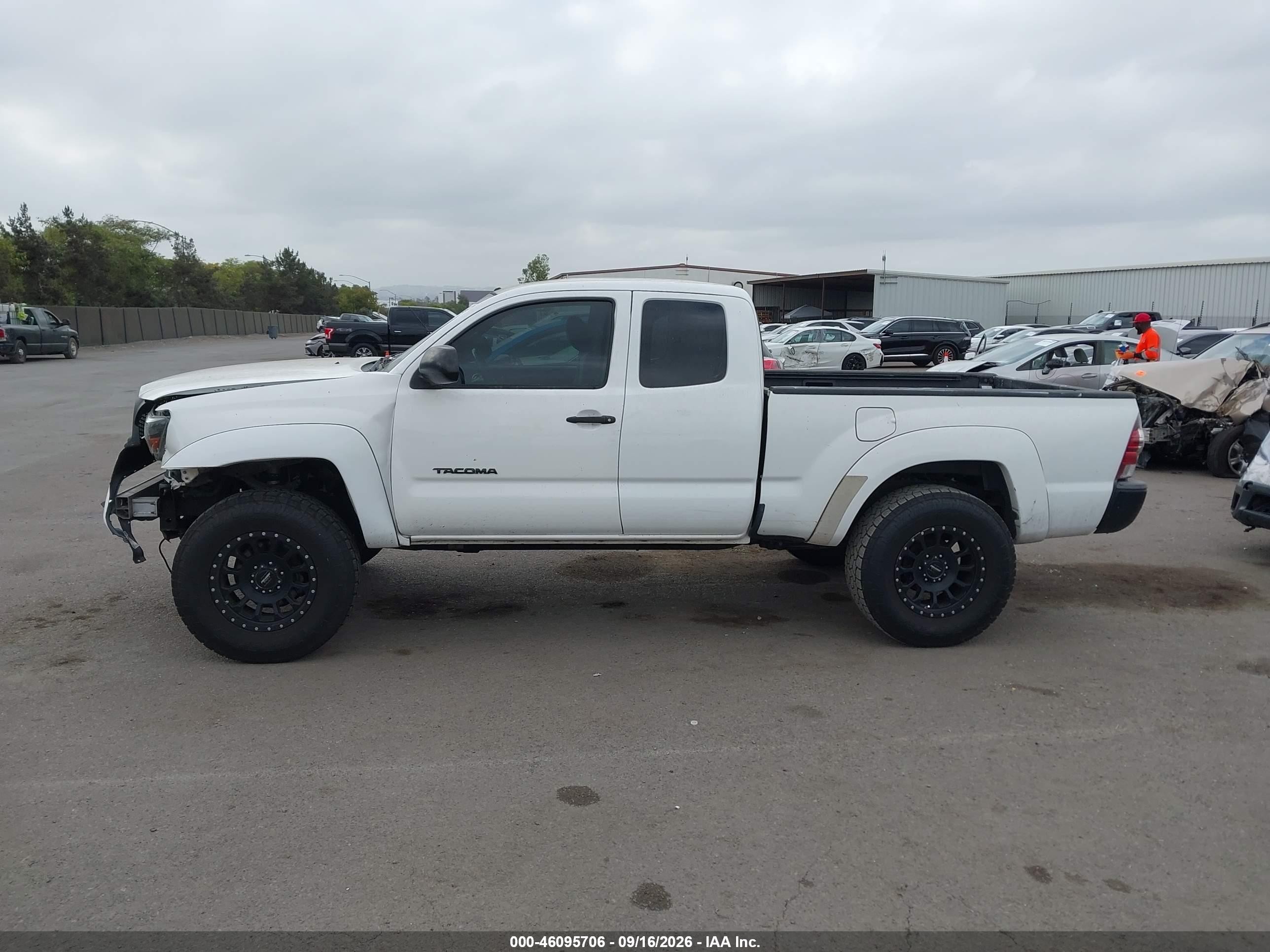 2012 Toyota Tacoma Prerunner White vin: 5TFTX4GN5CX012755
