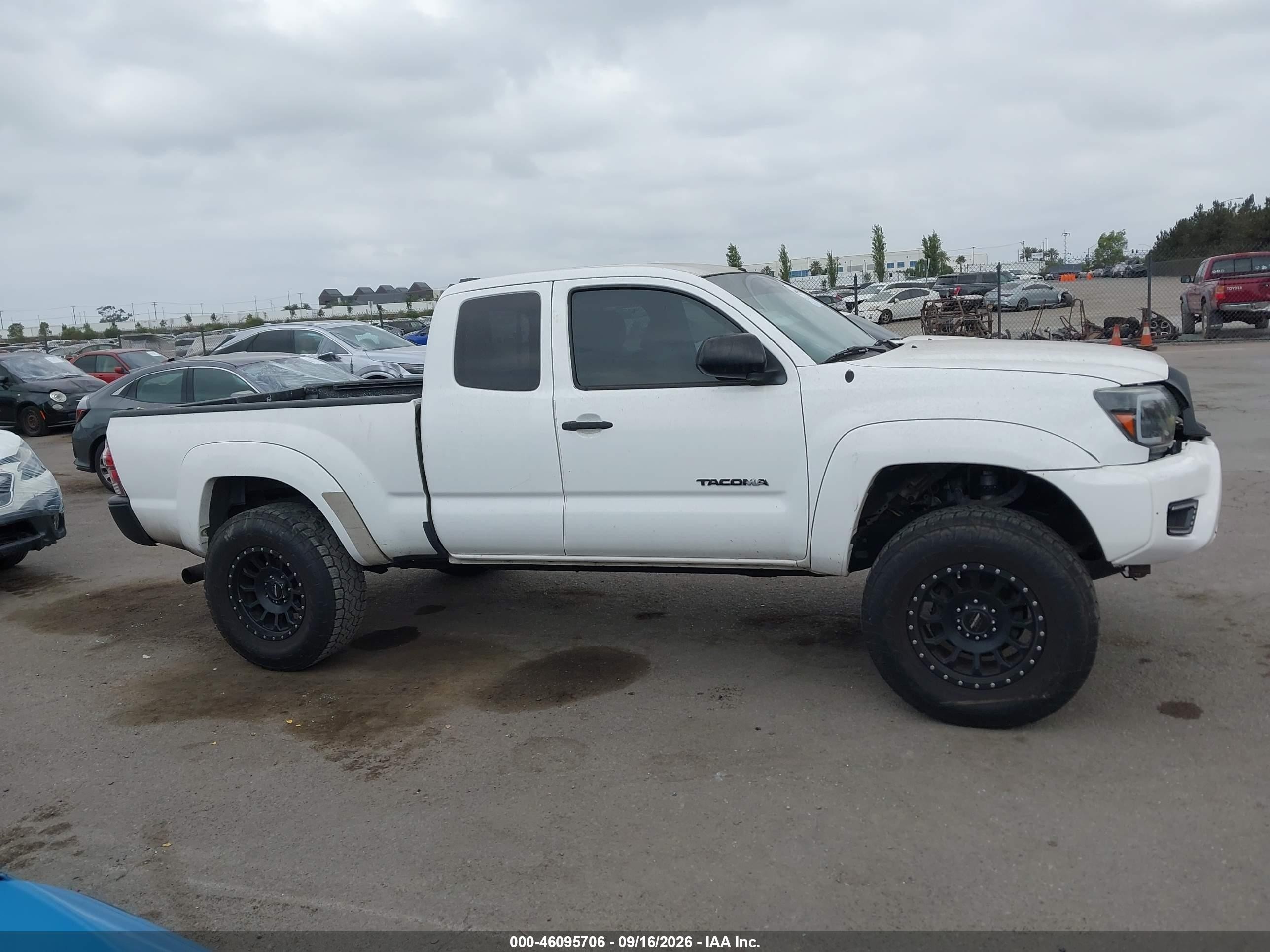 2012 Toyota Tacoma Prerunner White vin: 5TFTX4GN5CX012755