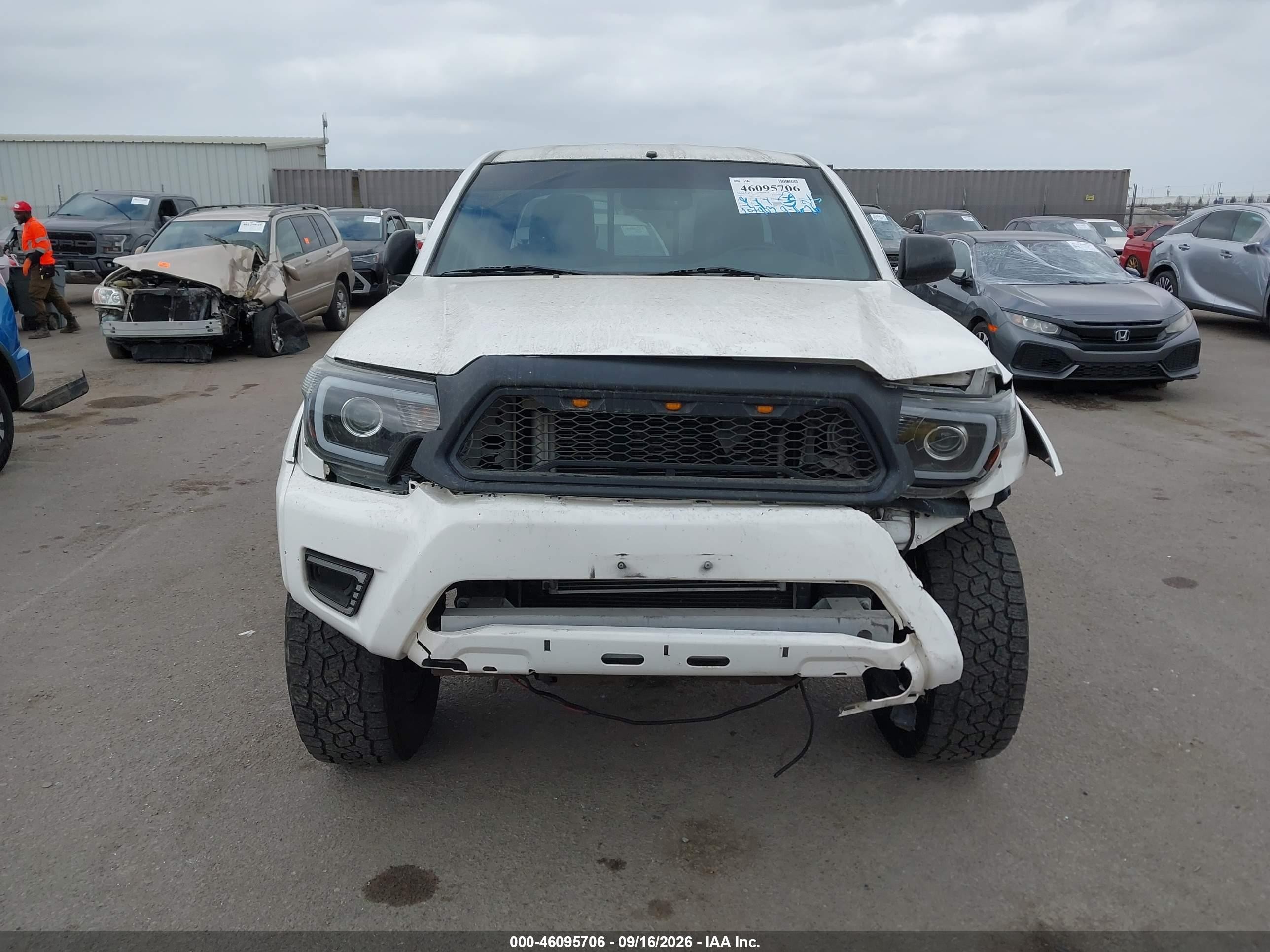 2012 Toyota Tacoma Prerunner White vin: 5TFTX4GN5CX012755