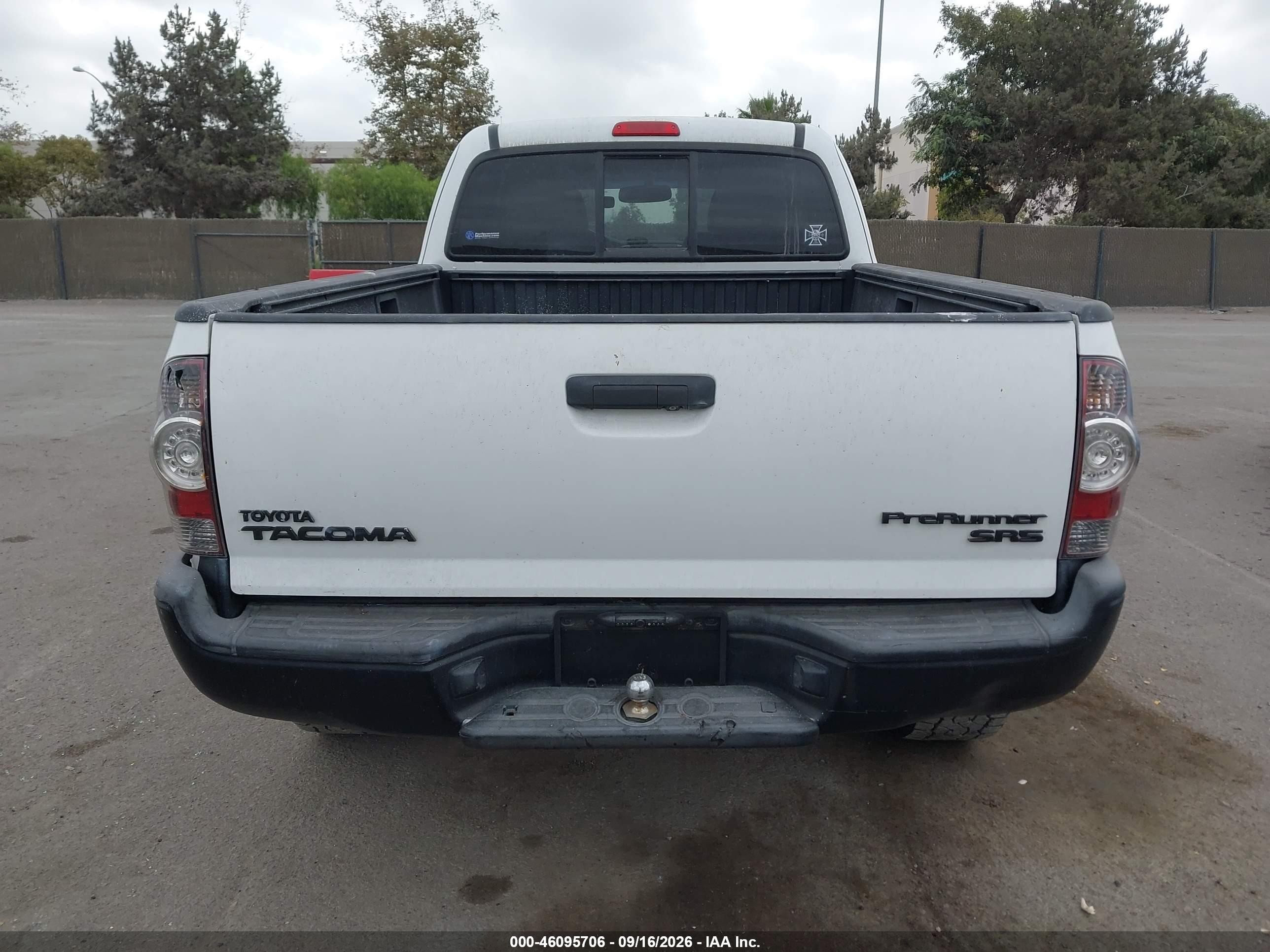 2012 Toyota Tacoma Prerunner White vin: 5TFTX4GN5CX012755