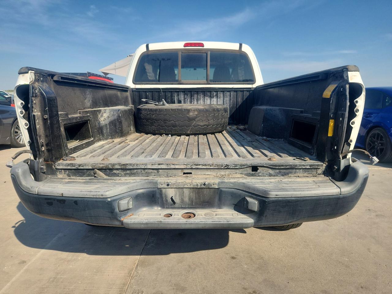 2015 Toyota Tacoma Prerunner Access Cab White vin: 5TFTX4GN5FX043038