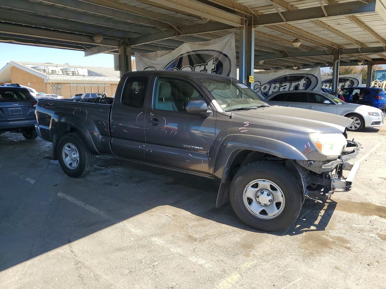 2013 Toyota Tacoma Prerunner Access Cab Gray vin: 5TFTX4GN6DX021112