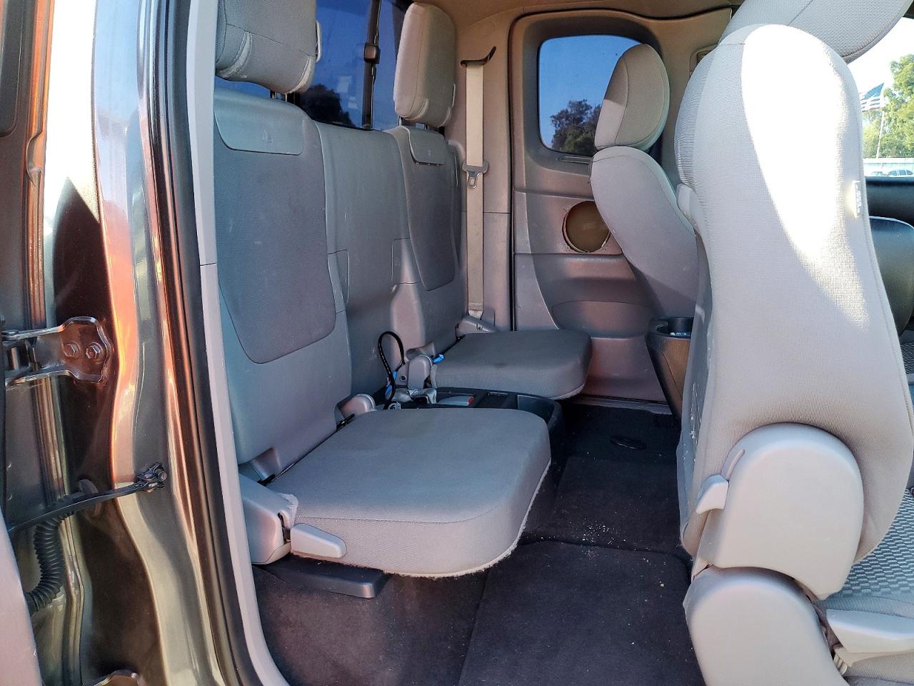 2014 Toyota Tacoma Prerunner Access Cab Gray vin: 5TFTX4GNXEX035161