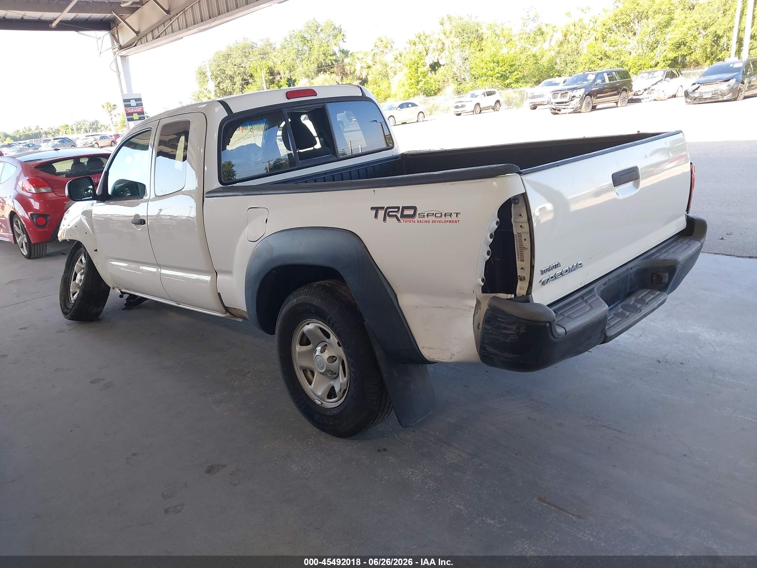 2015 Toyota Tacoma Prerunner White vin: 5TFTX4GNXFX043522