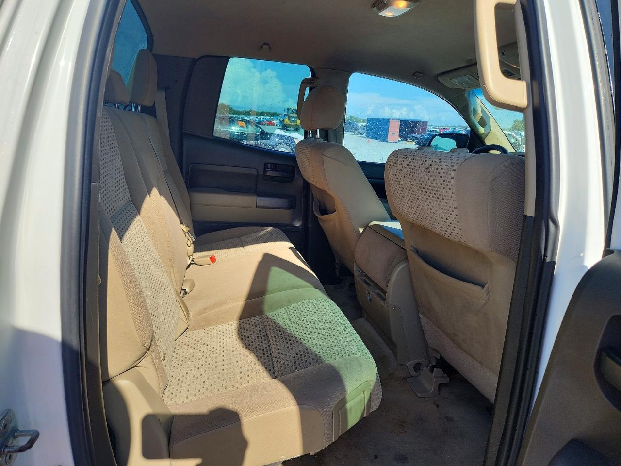 2010 Toyota Tundra Double Cab Sr5 White vin: 5TFTY5F15AX006582
