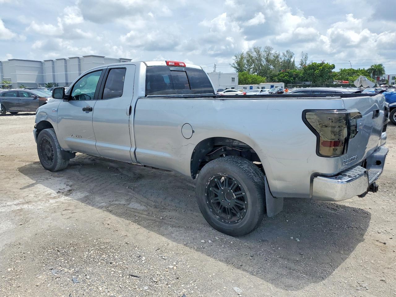 2010 Toyota Tundra Double Cab Sr5 Silver vin: 5TFTY5F16AX006977
