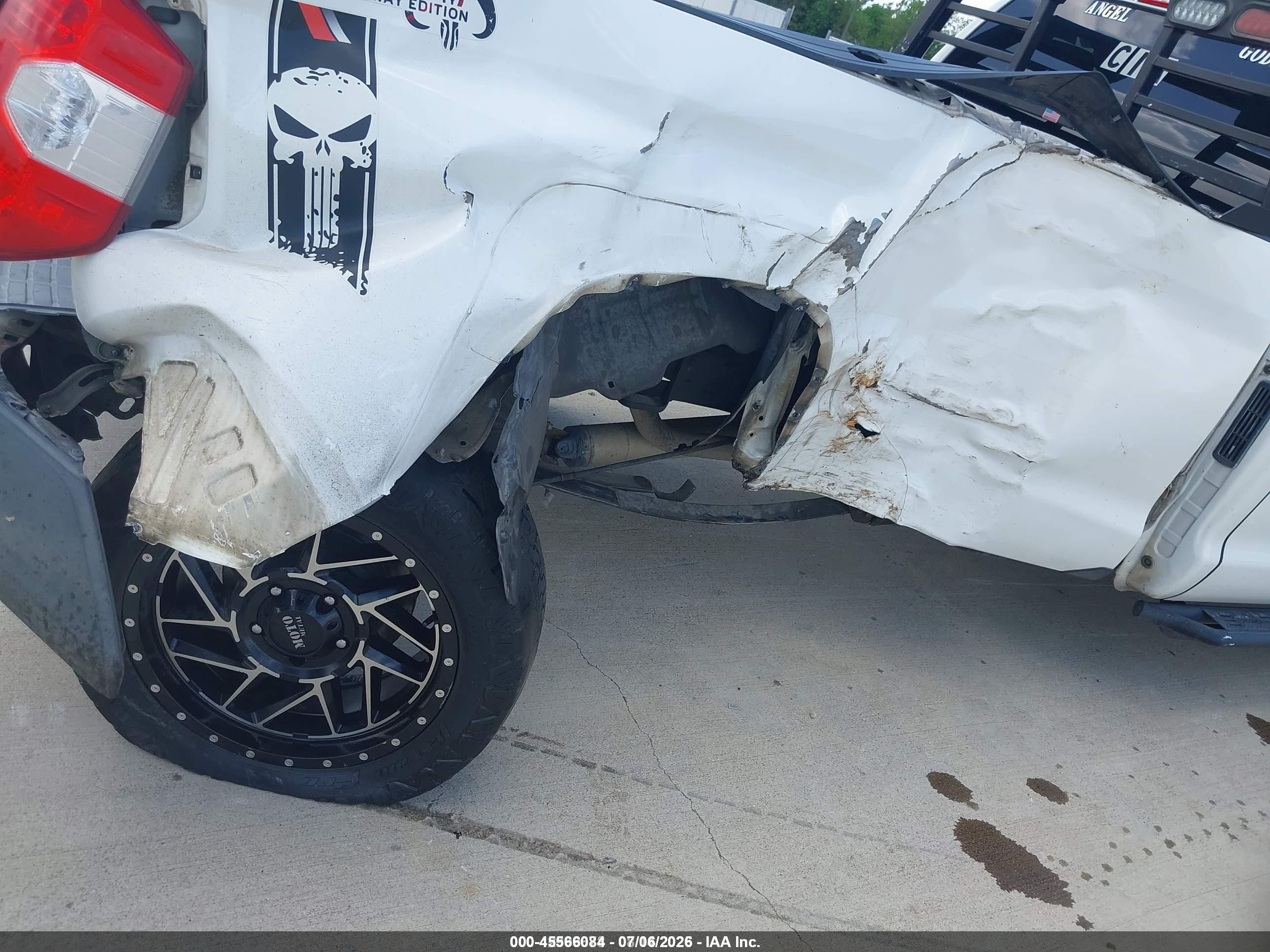 2015 Toyota Tundra Sr 5.7l V8 White vin: 5TFTY5F16FX008798