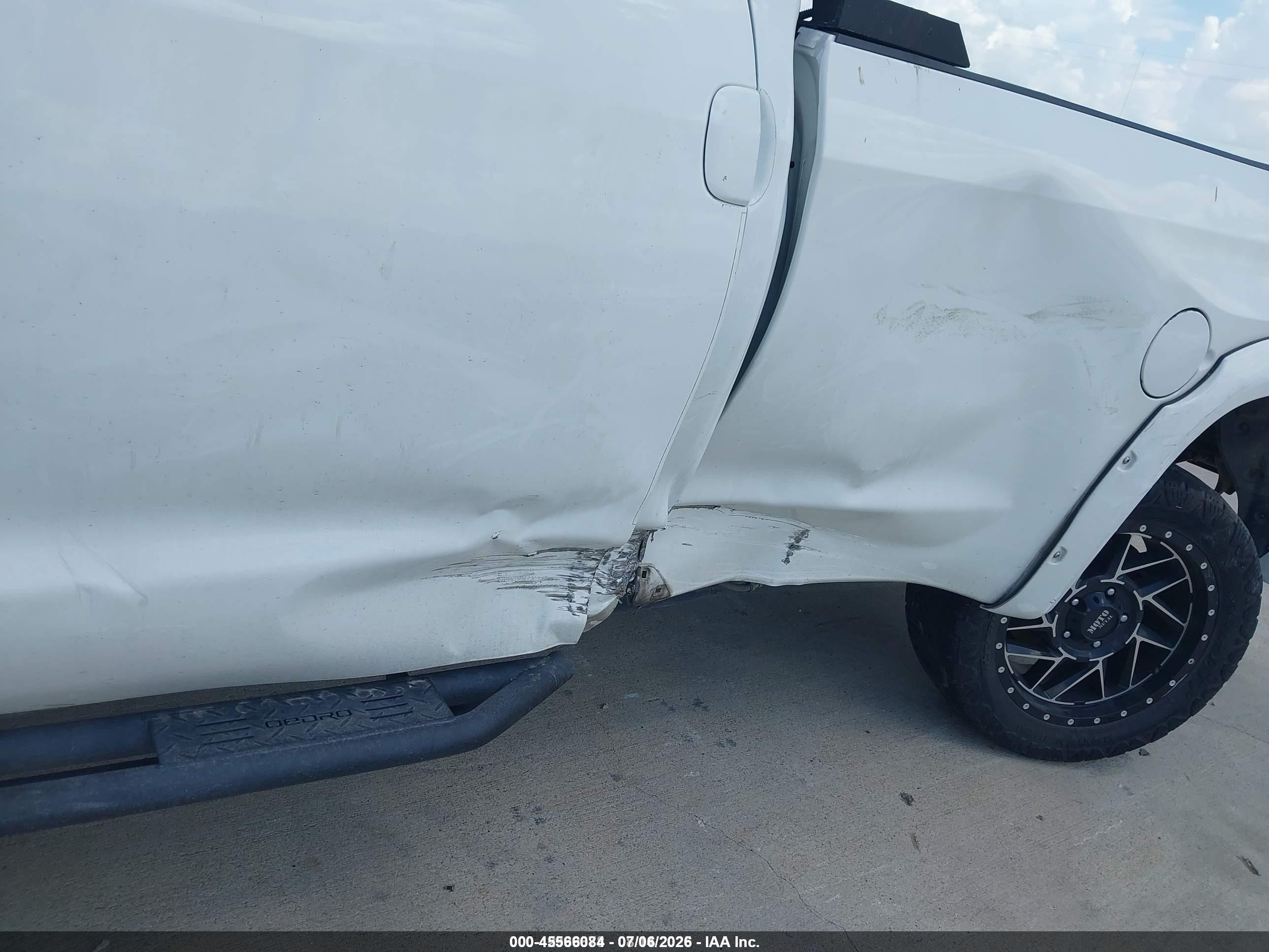 2015 Toyota Tundra Sr 5.7l V8 White vin: 5TFTY5F16FX008798