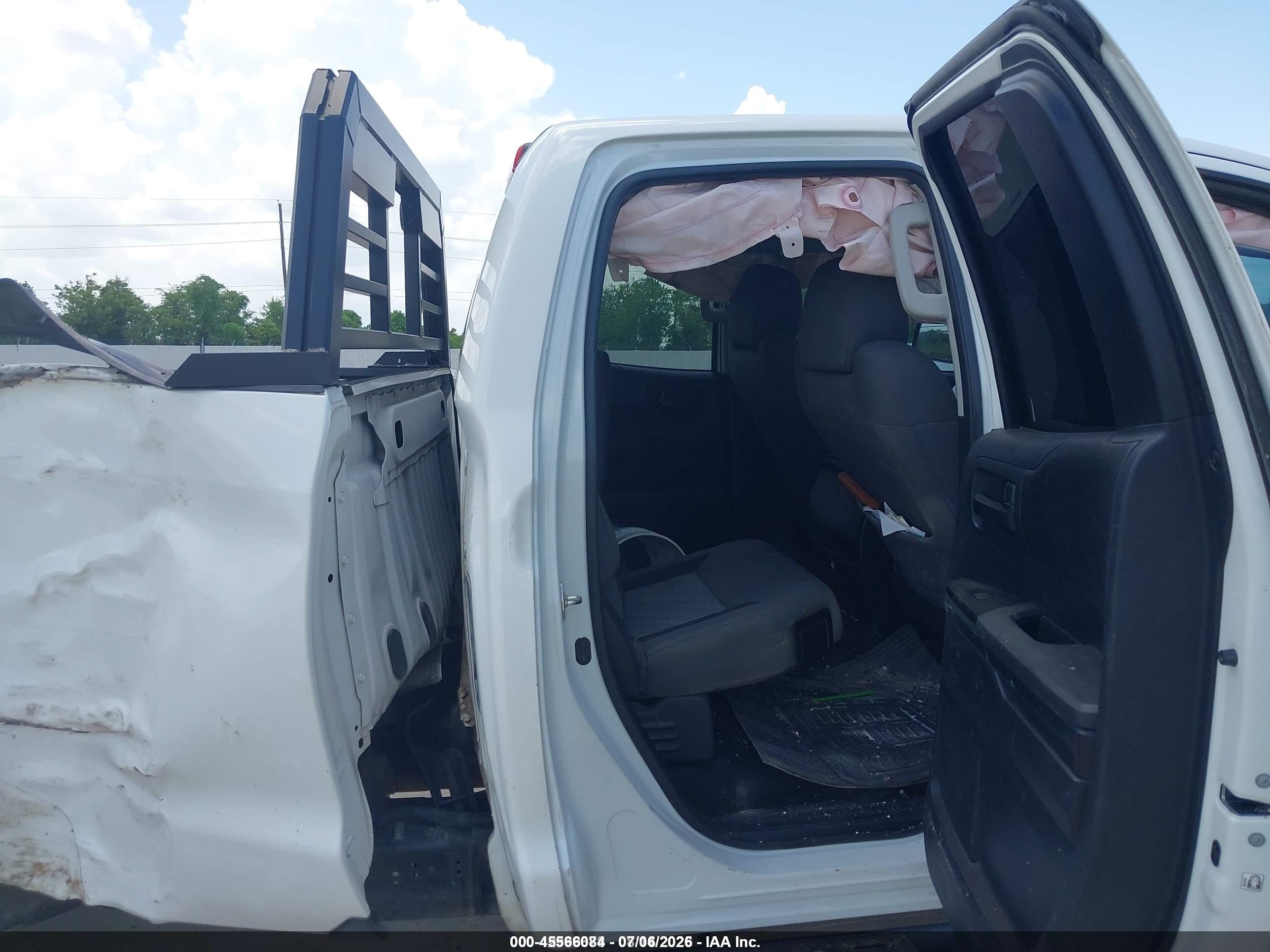 2015 Toyota Tundra Sr 5.7l V8 White vin: 5TFTY5F16FX008798