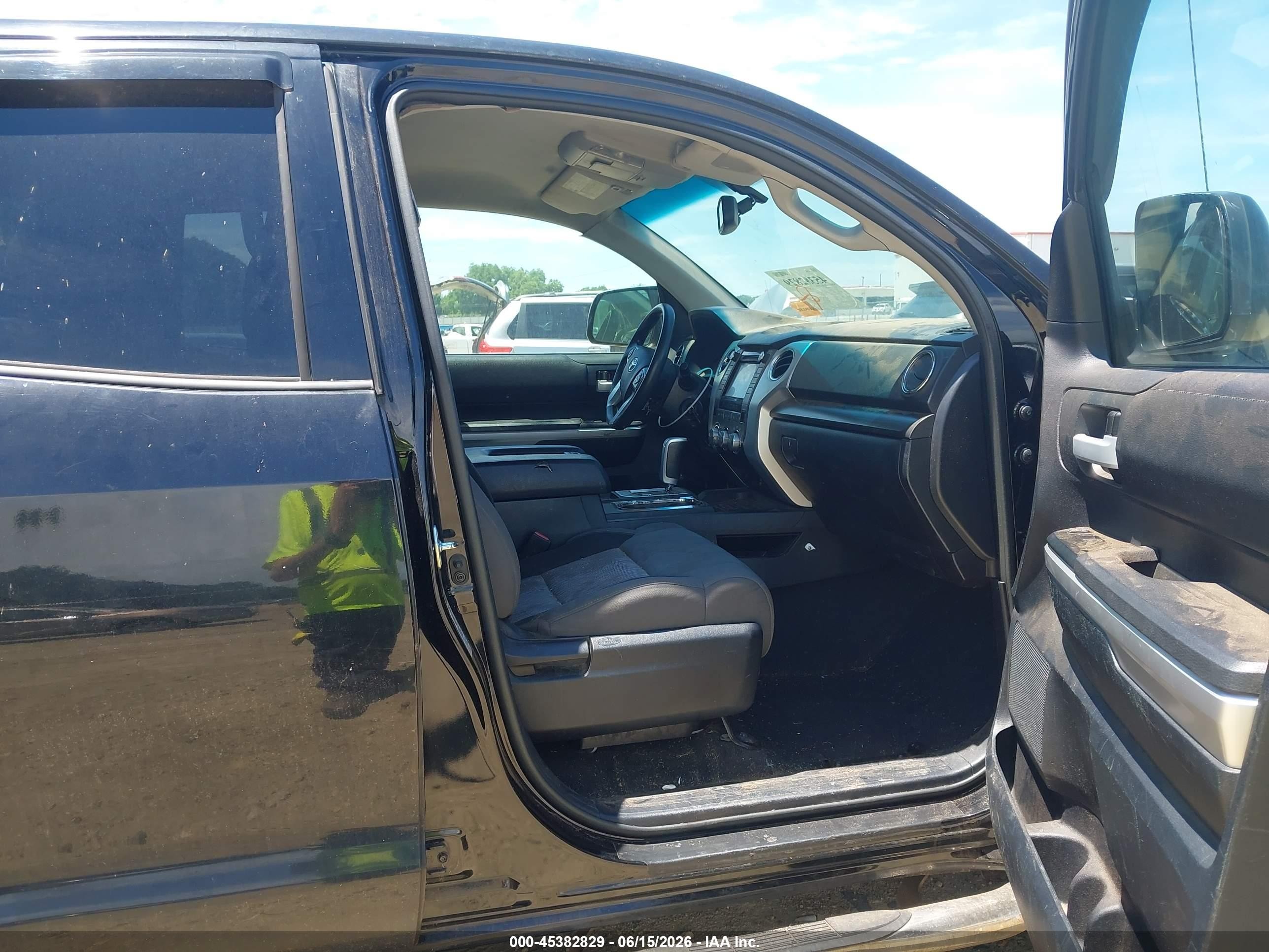 2014 Toyota Tundra Sr5 5.7l V8 Black vin: 5TFTY5F17EX008436