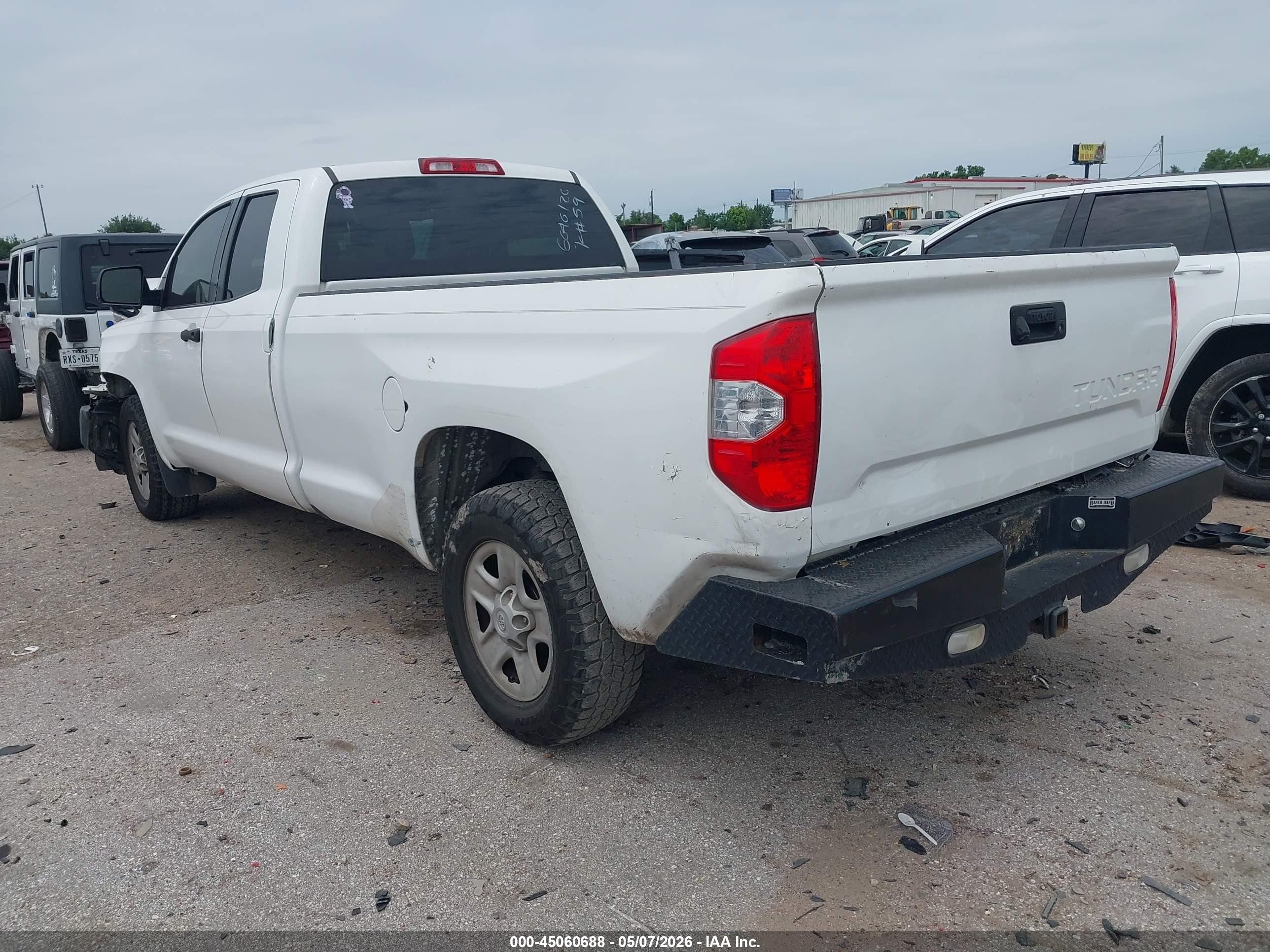 2014 Toyota Tundra Sr 5.7l V8 White vin: 5TFTY5F1XEX008494