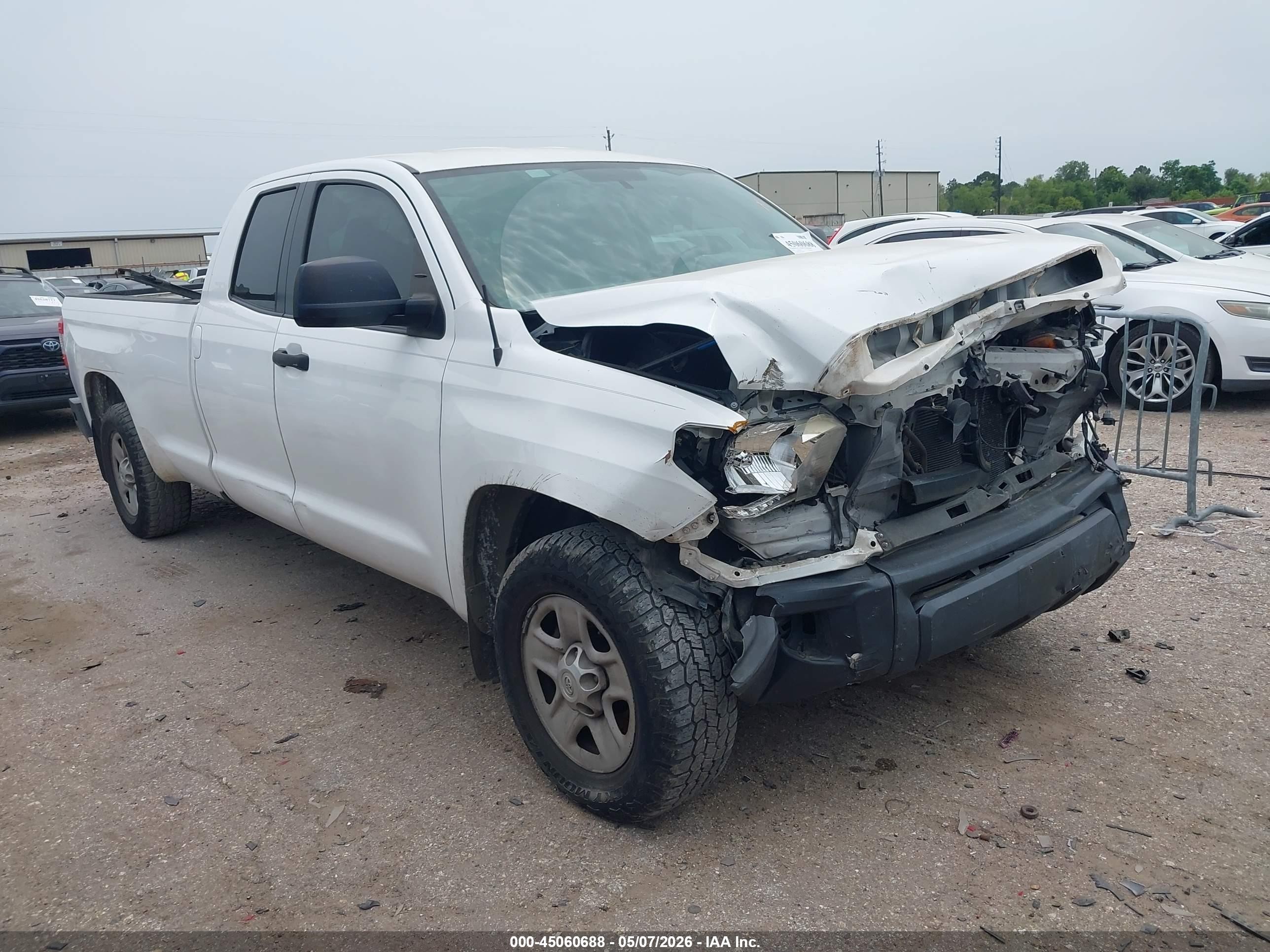 2014 Toyota Tundra Sr 5.7l V8 White vin: 5TFTY5F1XEX008494
