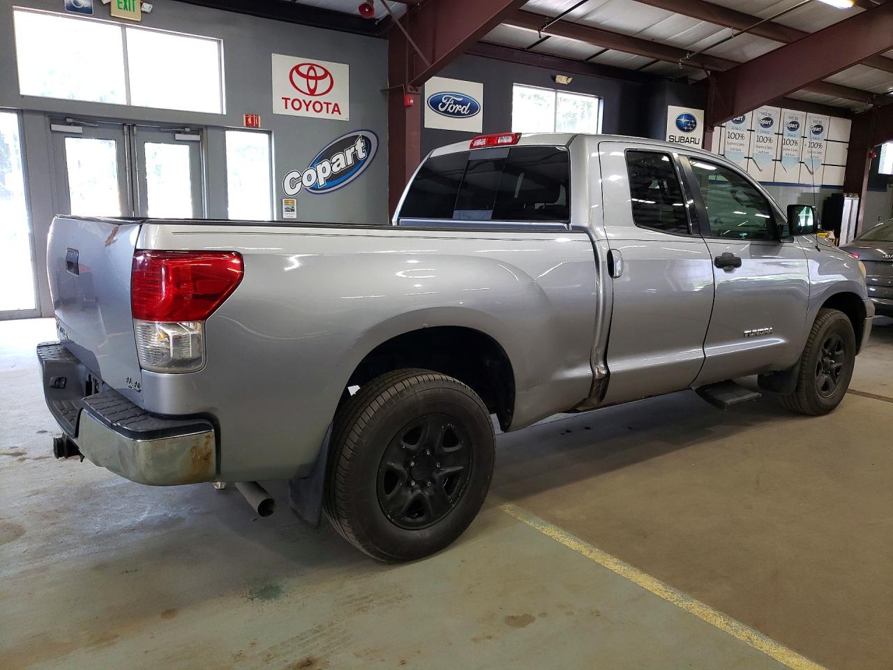 2010 Toyota Tundra Double Cab Sr5 Silver vin: 5TFUM5F10AX012886