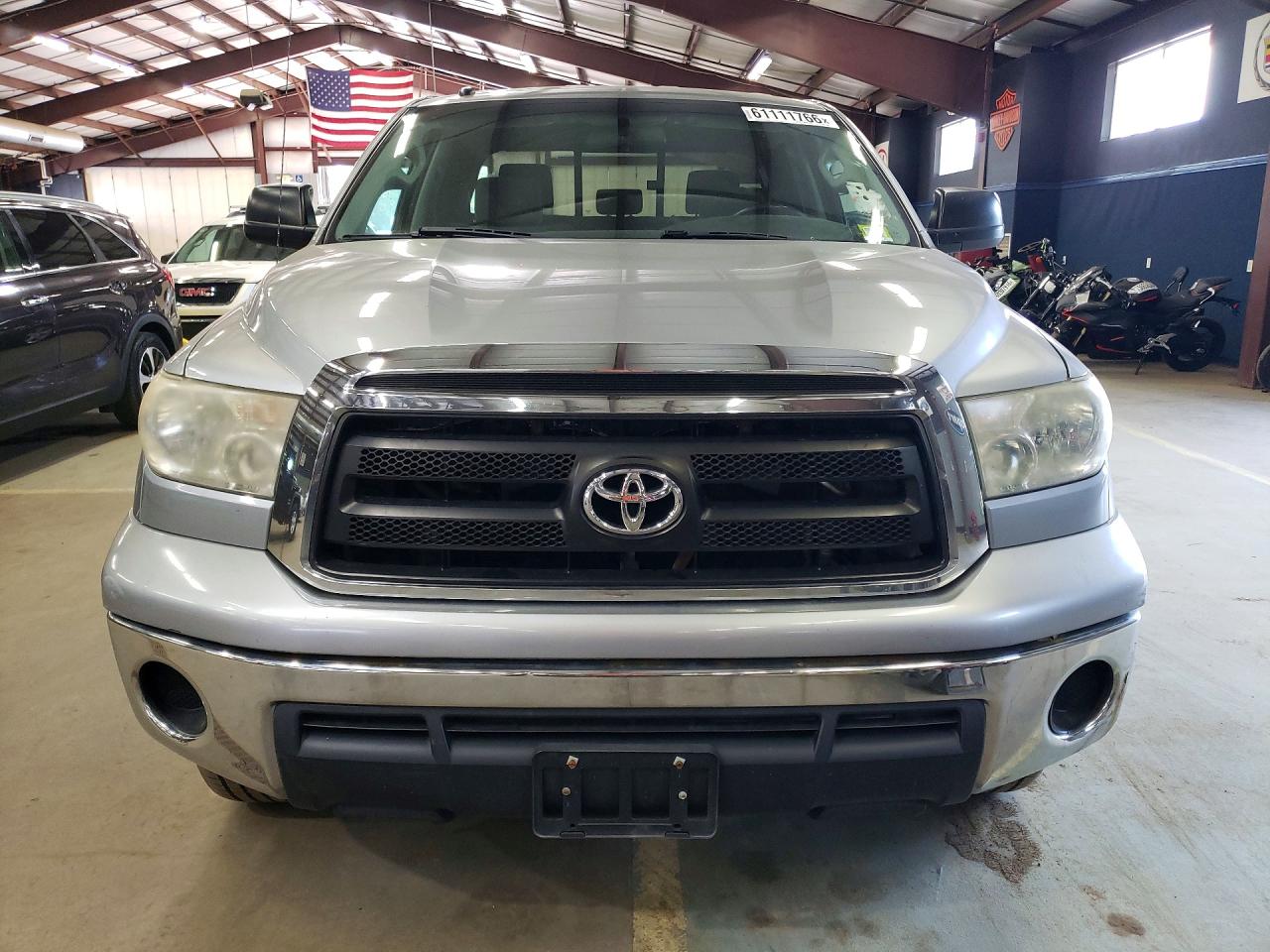 2010 Toyota Tundra Double Cab Sr5 Silver vin: 5TFUM5F10AX012886