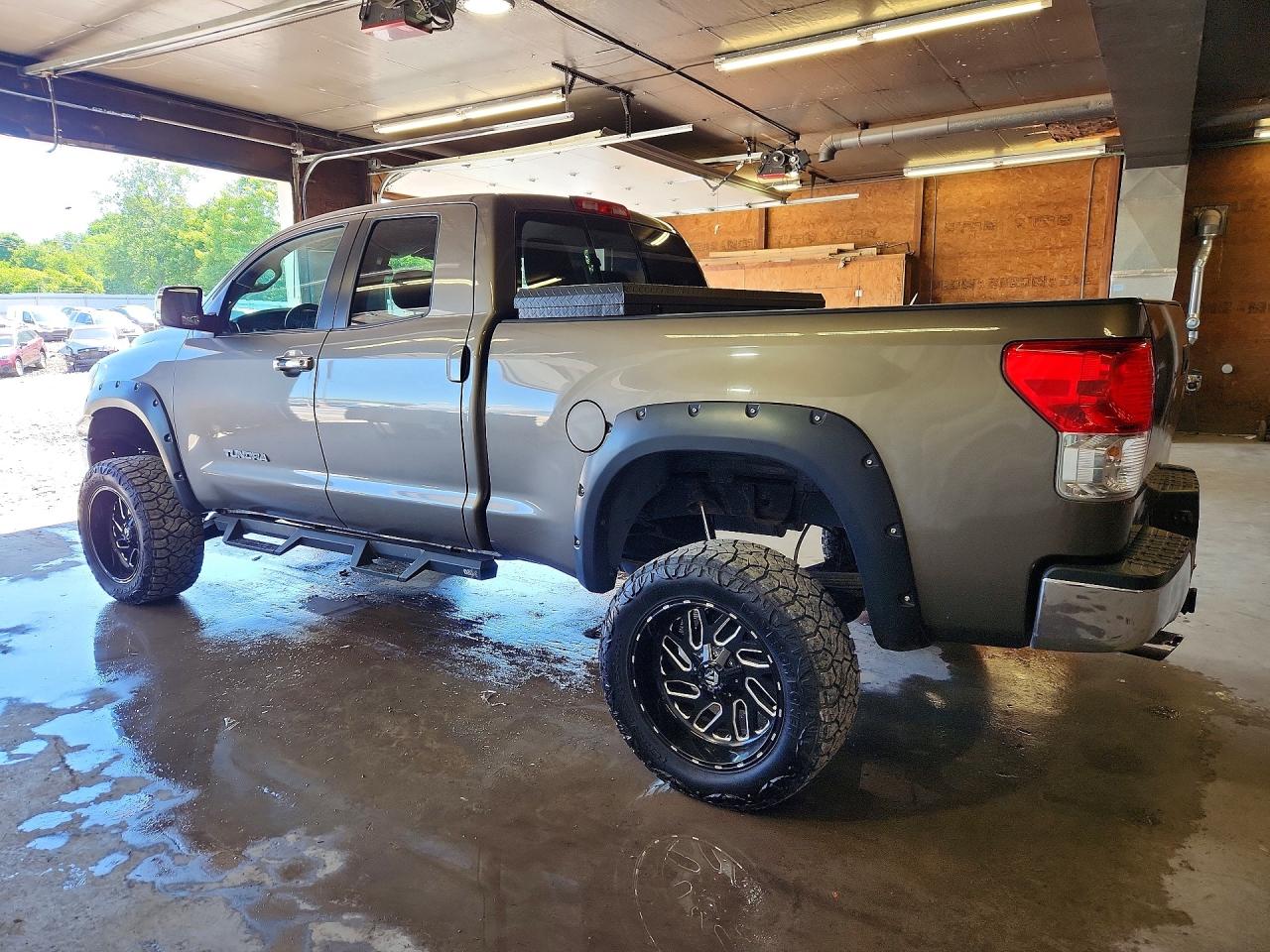 2011 Toyota Tundra Double Cab Sr5 Green vin: 5TFUM5F10BX023887