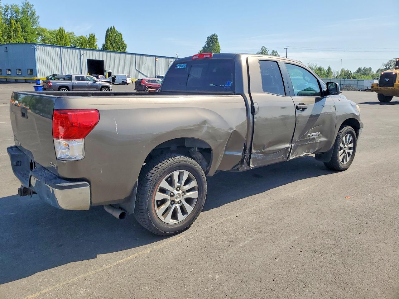 2011 Toyota Tundra Double Cab Sr5 Серый vin: 5TFUM5F10BX026031