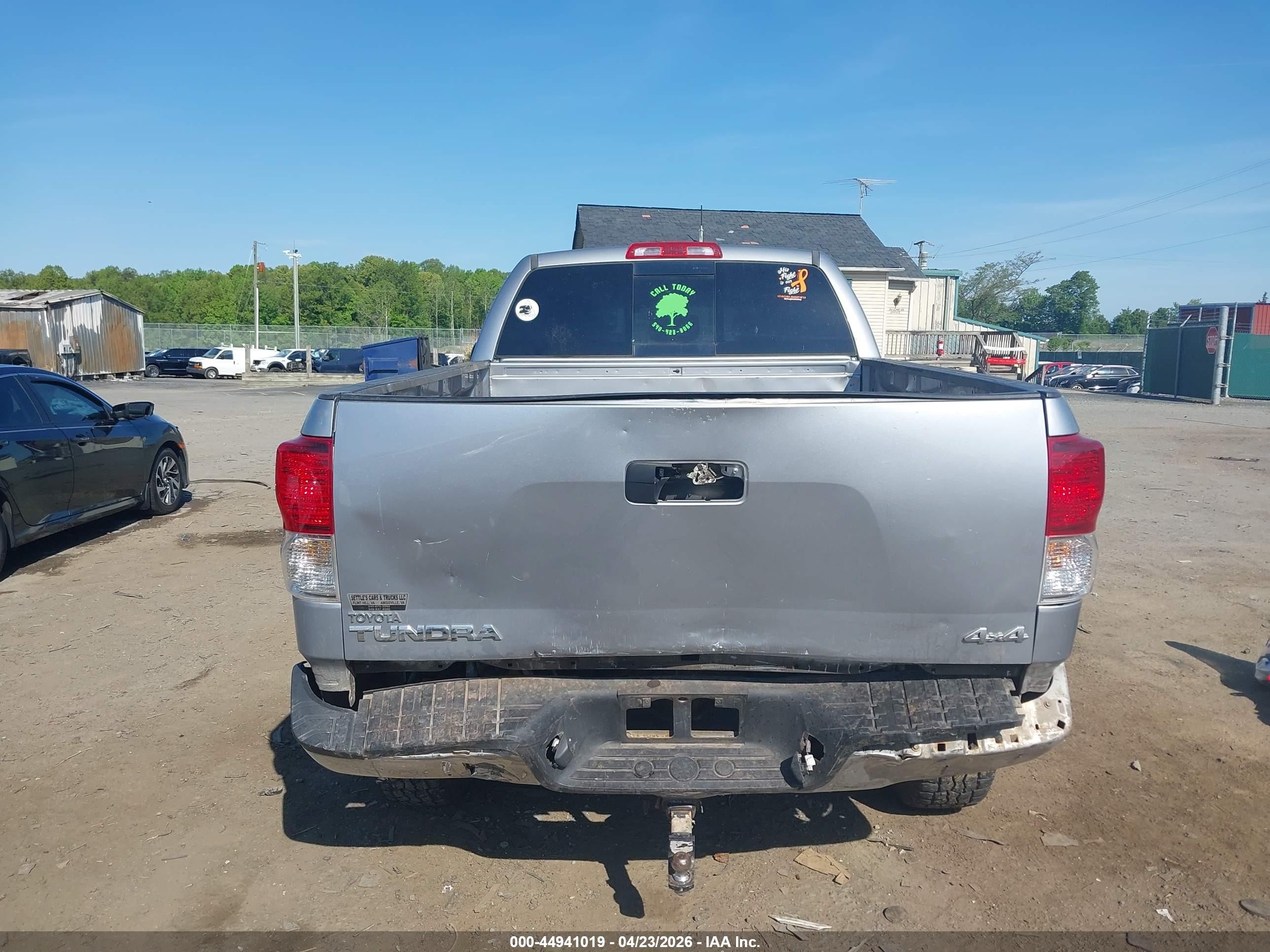 2011 Toyota Tundra Grade 4.6l V8 Серебряный vin: 5TFUM5F10BX026255
