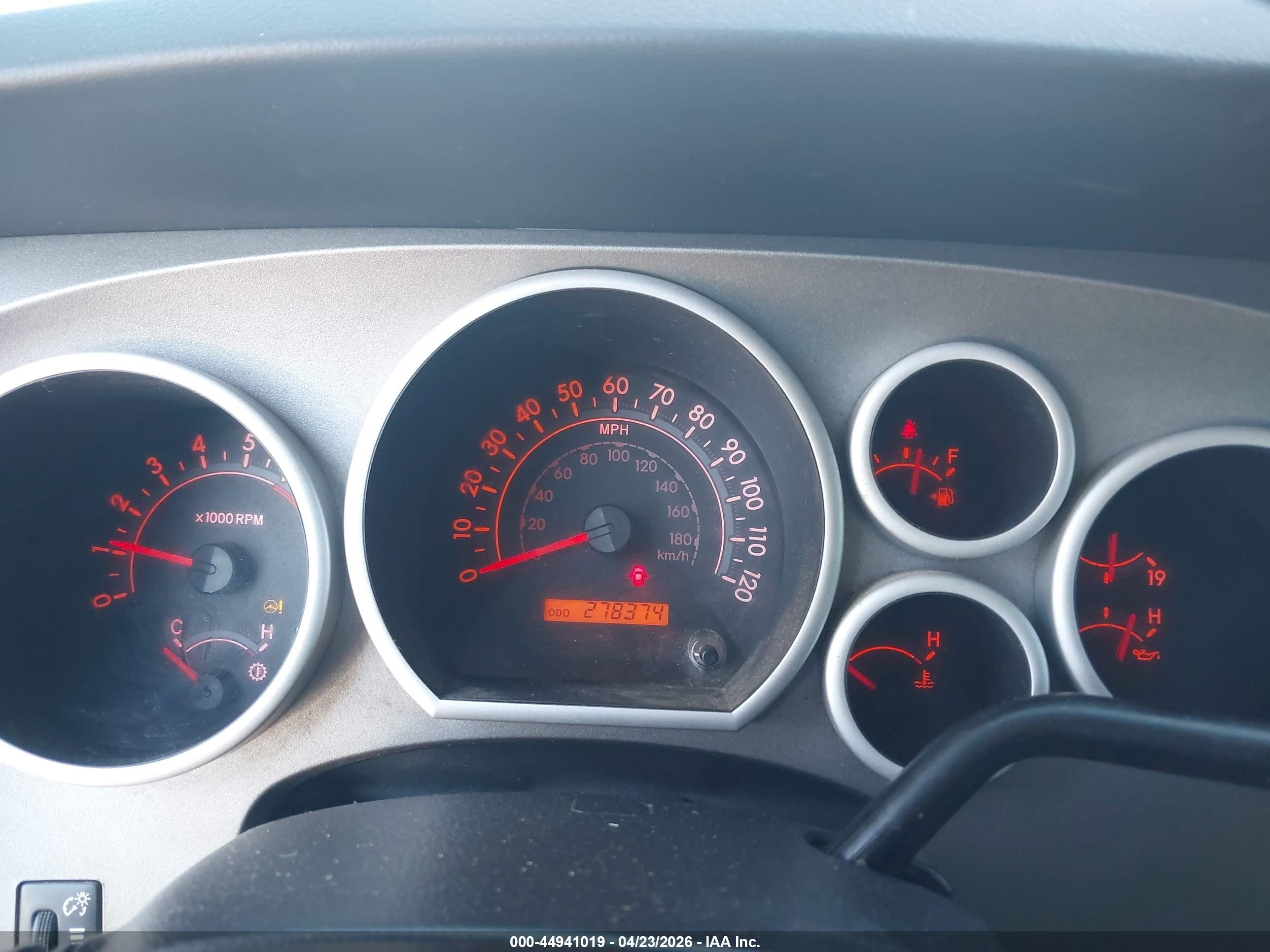 2011 Toyota Tundra Grade 4.6l V8 Серебряный vin: 5TFUM5F10BX026255
