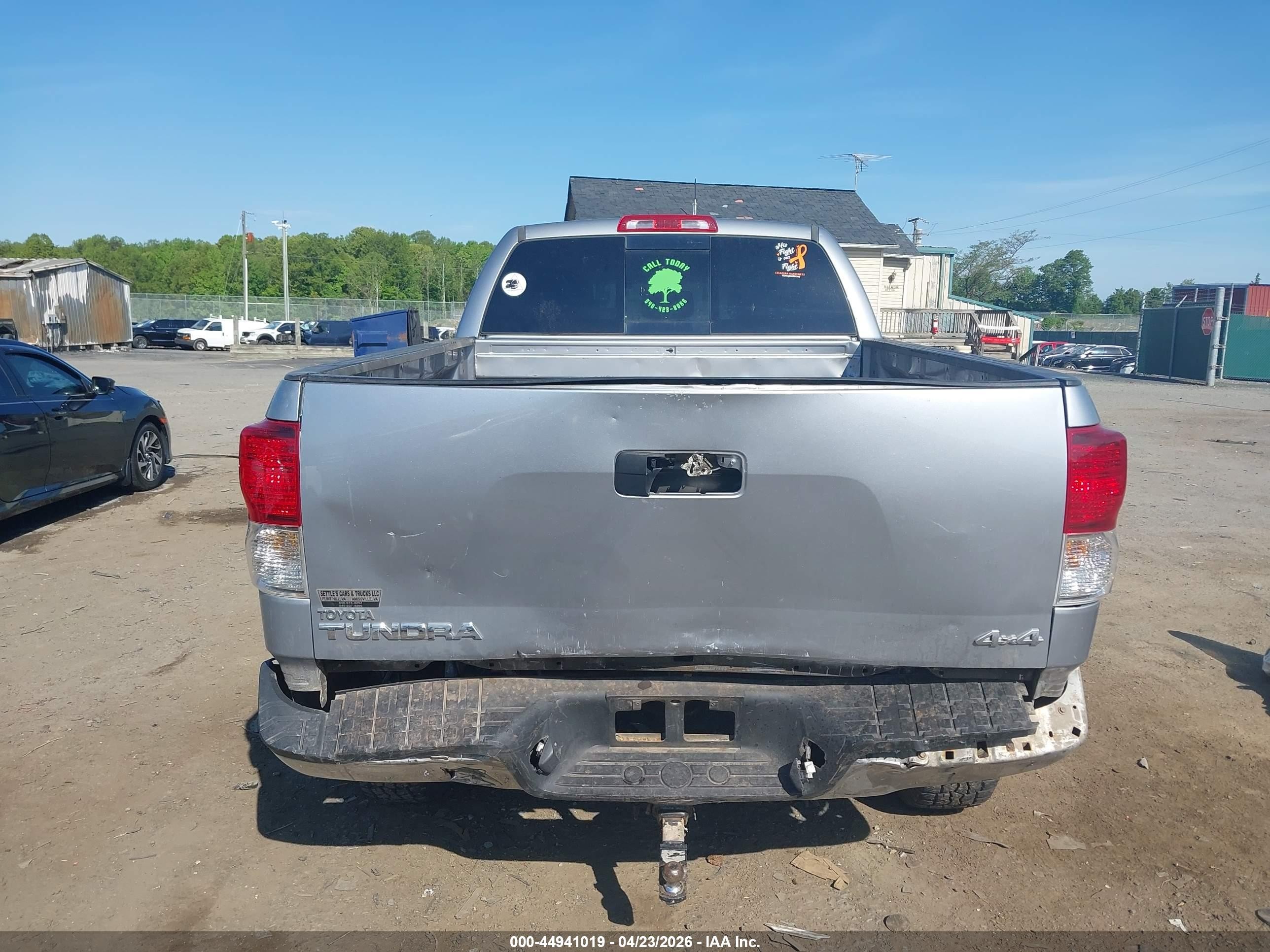 2011 Toyota Tundra Grade 4.6l V8 Серебряный vin: 5TFUM5F10BX026255