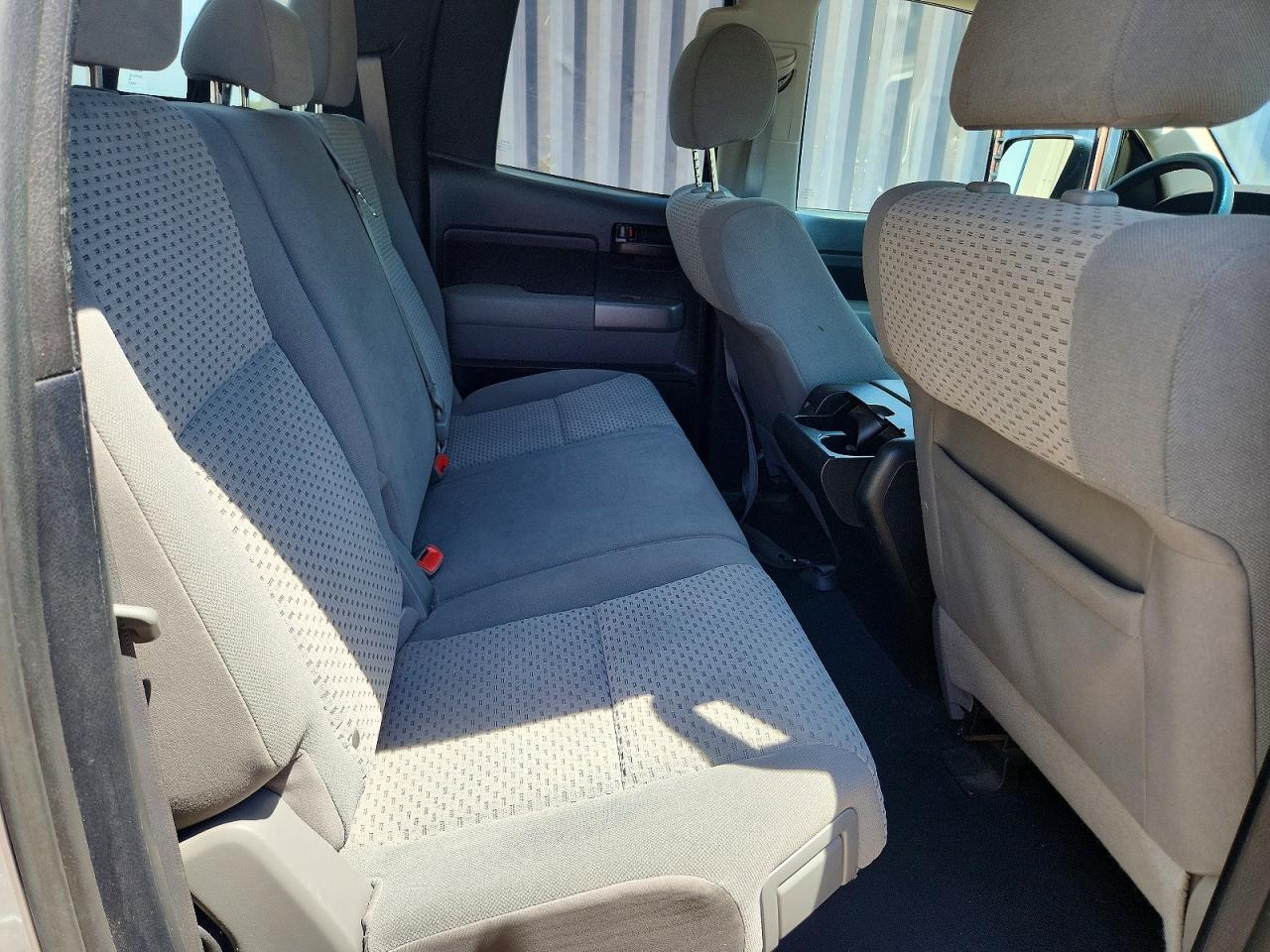 2012 Toyota Tundra Double Cab Sr5 Silver vin: 5TFUM5F10CX036978