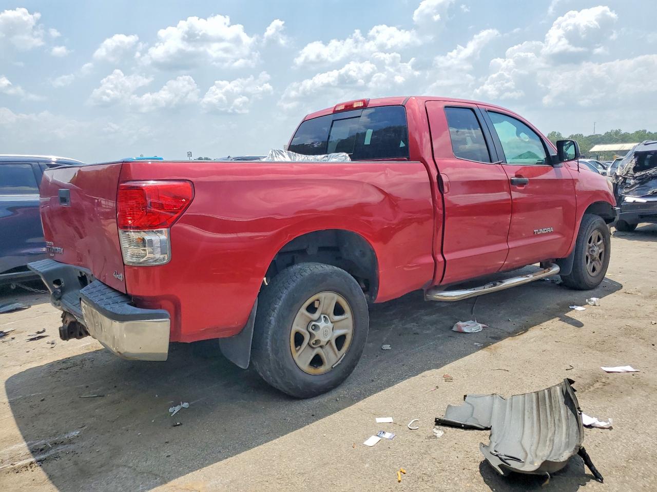 2013 Toyota Tundra Double Cab Sr5 Red vin: 5TFUM5F10DX042913