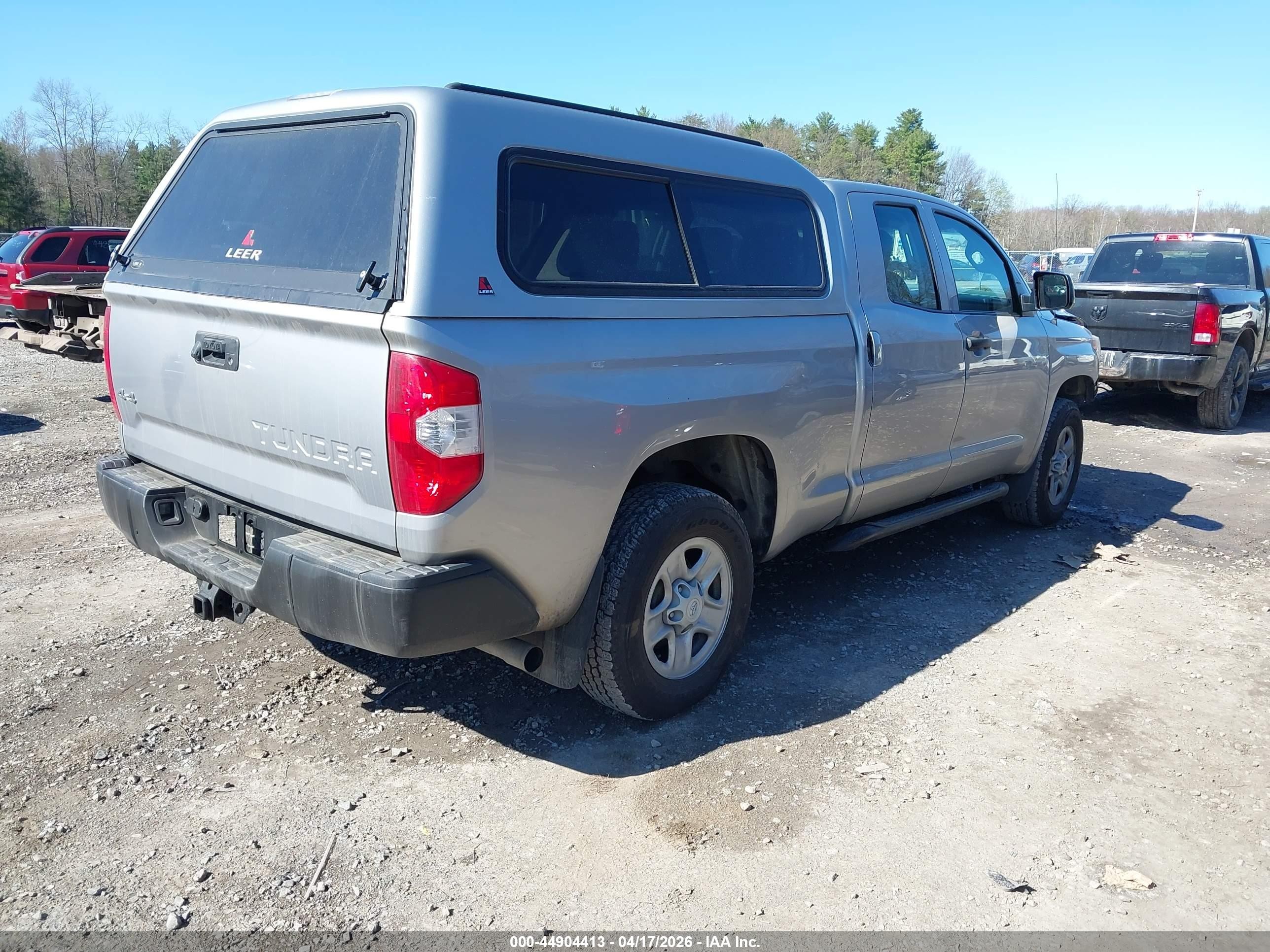2015 Toyota Tundra Sr 4.6l V8 Серебряный vin: 5TFUM5F10FX063389