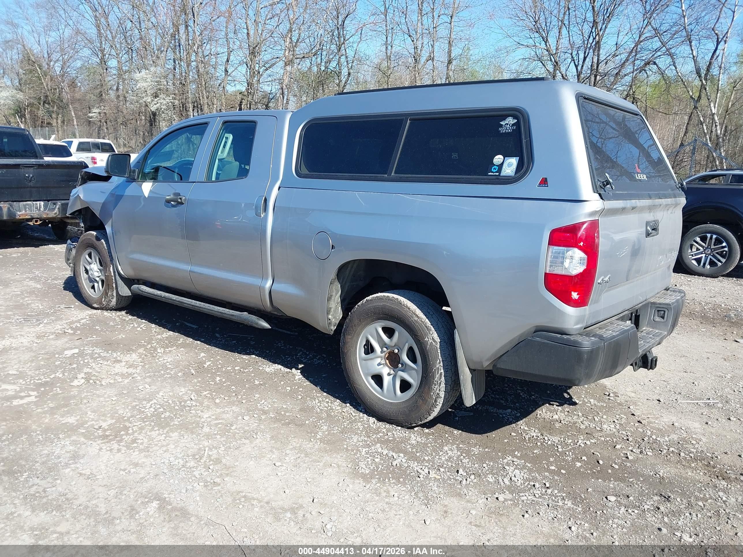 2015 Toyota Tundra Sr 4.6l V8 Серебряный vin: 5TFUM5F10FX063389