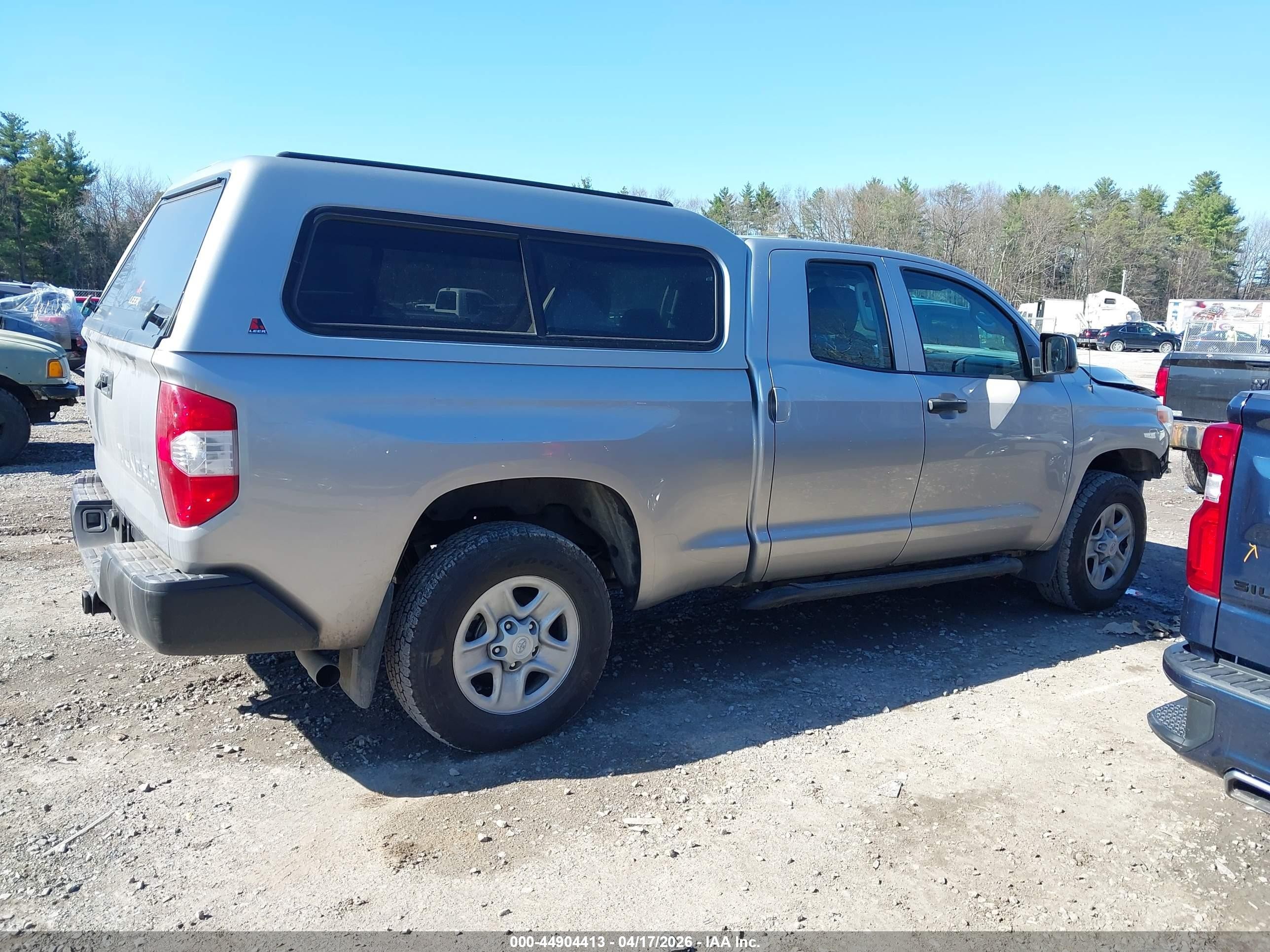 2015 Toyota Tundra Sr 4.6l V8 Серебряный vin: 5TFUM5F10FX063389