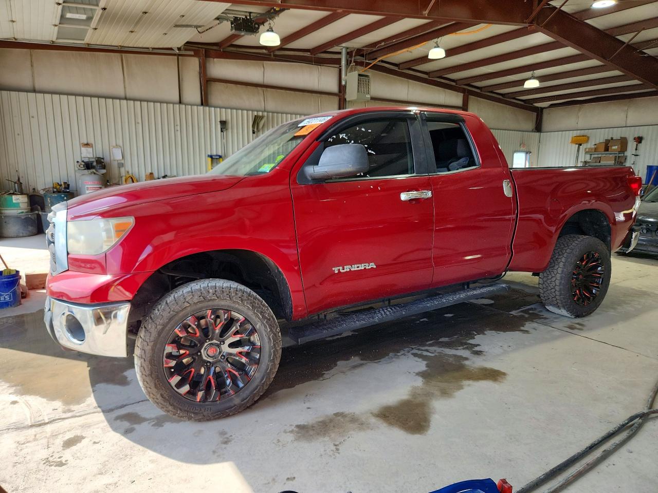 2010 Toyota Tundra Double Cab Sr5 Красный vin: 5TFUM5F11AX011391
