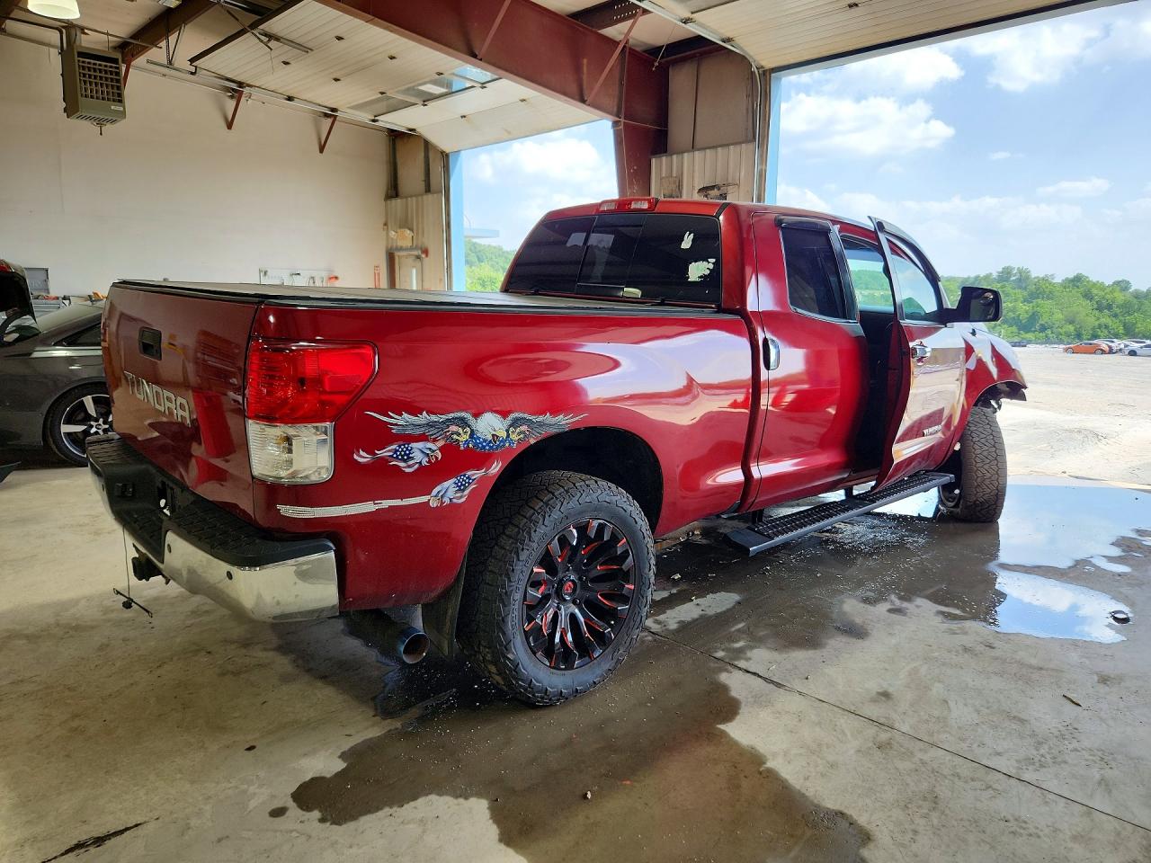 2010 Toyota Tundra Double Cab Sr5 Red vin: 5TFUM5F11AX011391